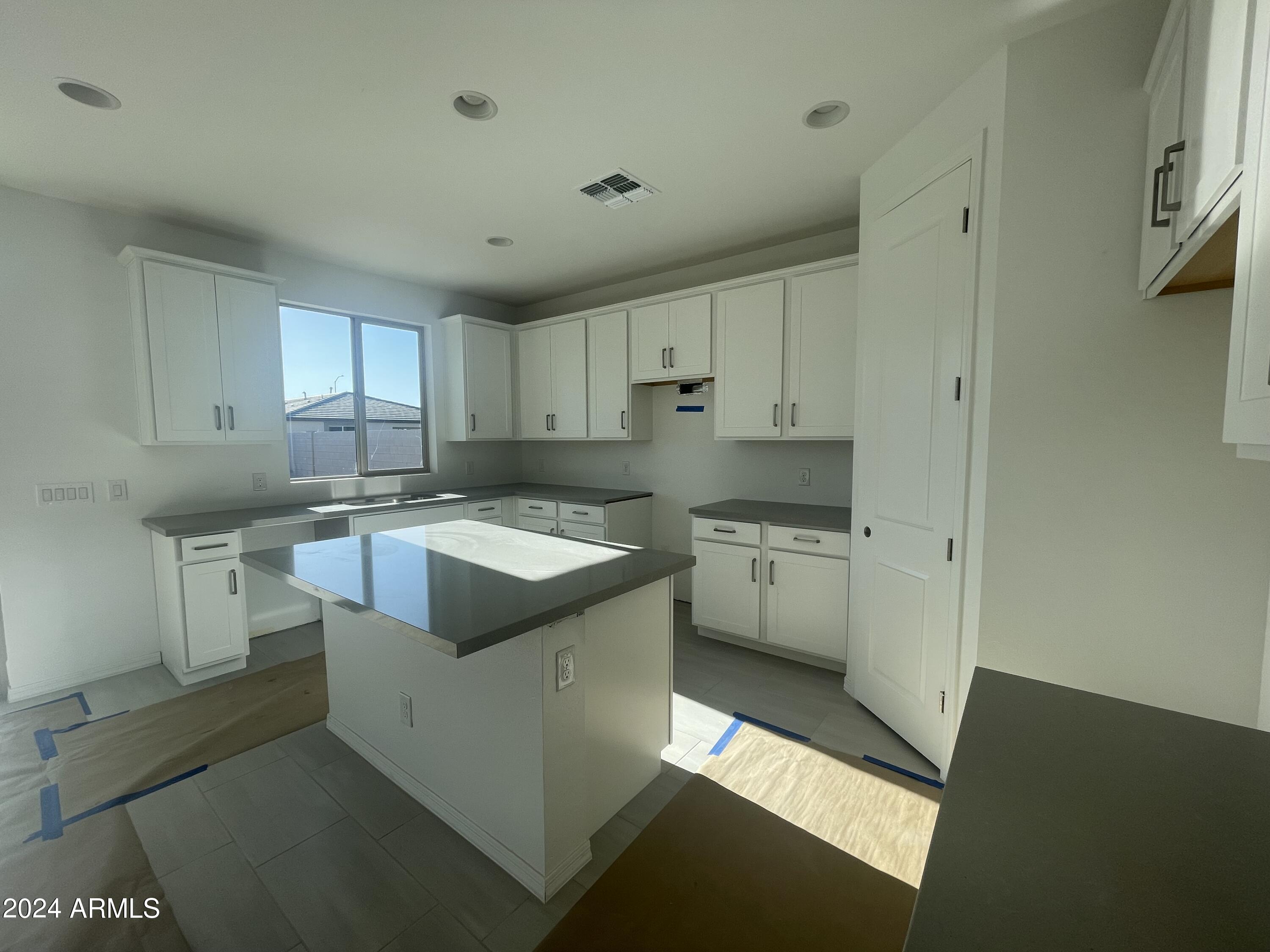 6116 S CALDERON --