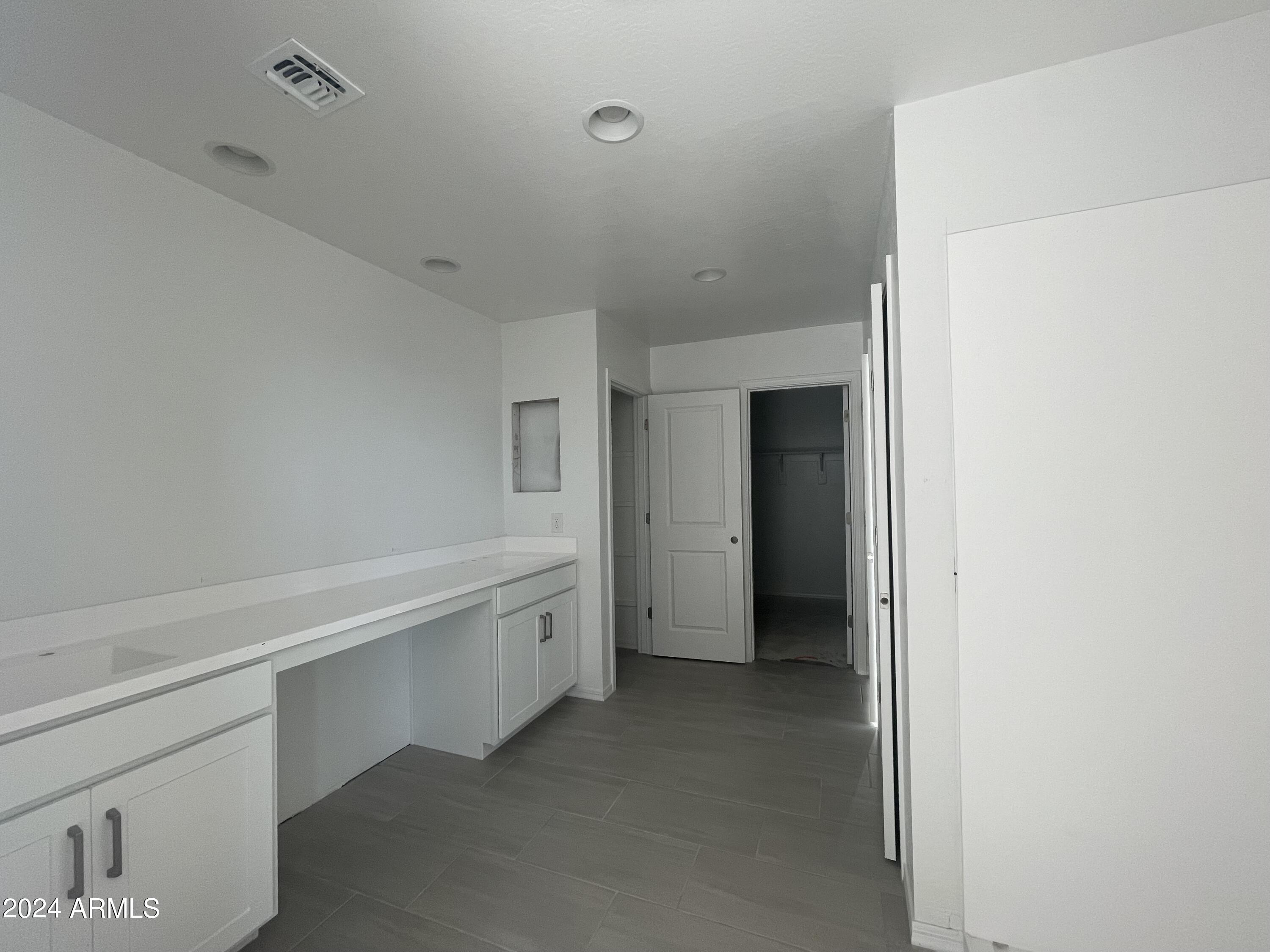 6116 S CALDERON --