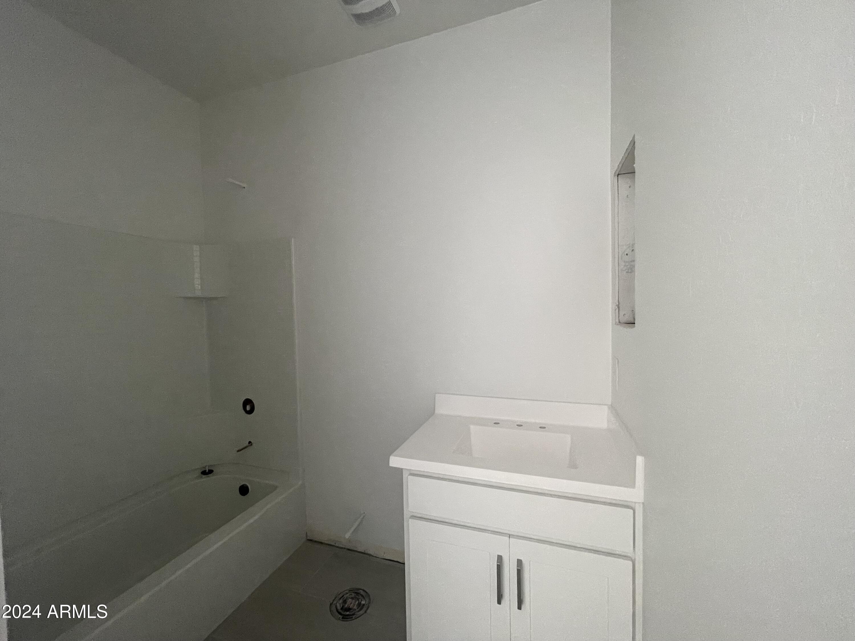 6116 S CALDERON --
