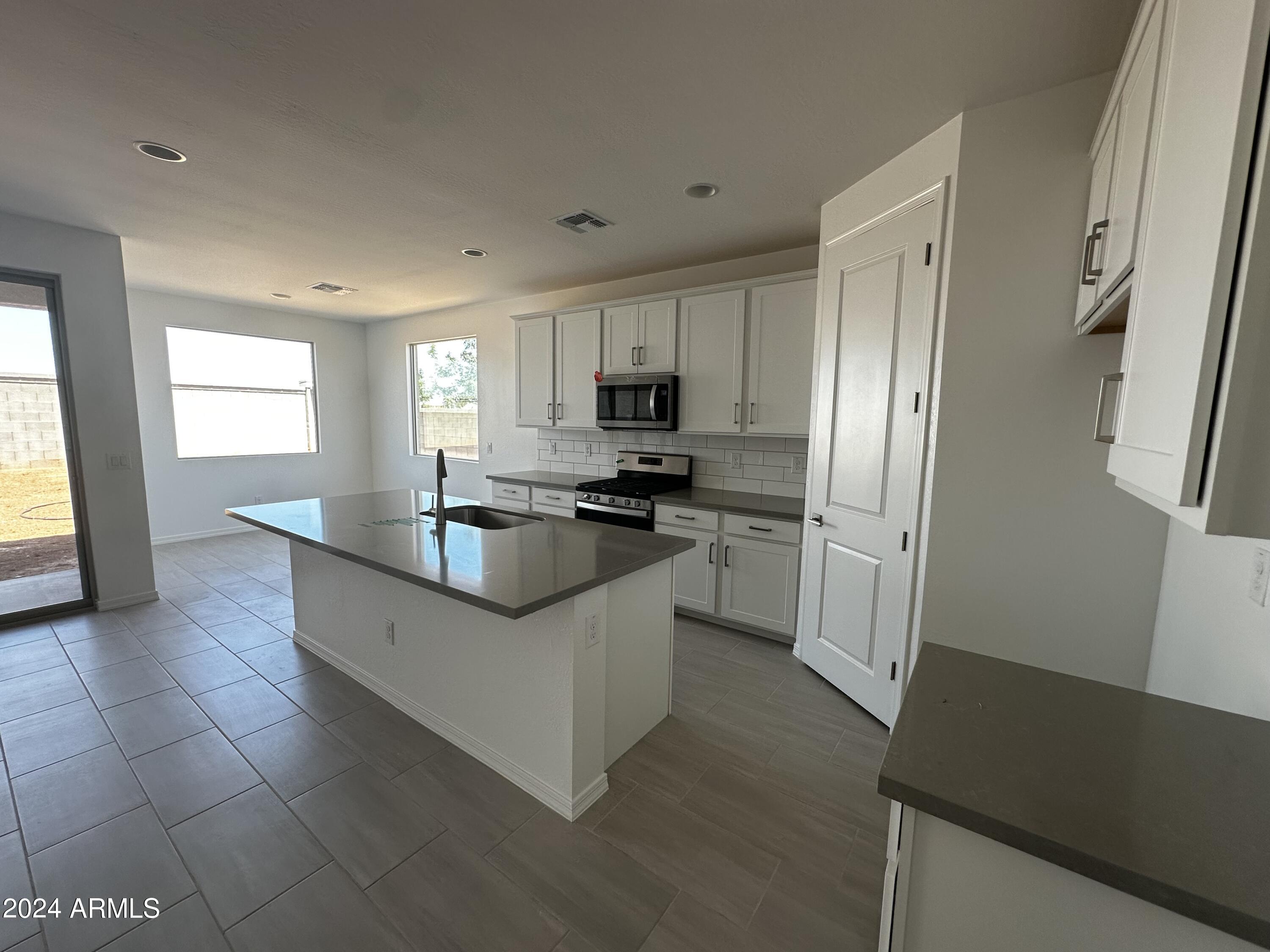 6252 S EMERY --