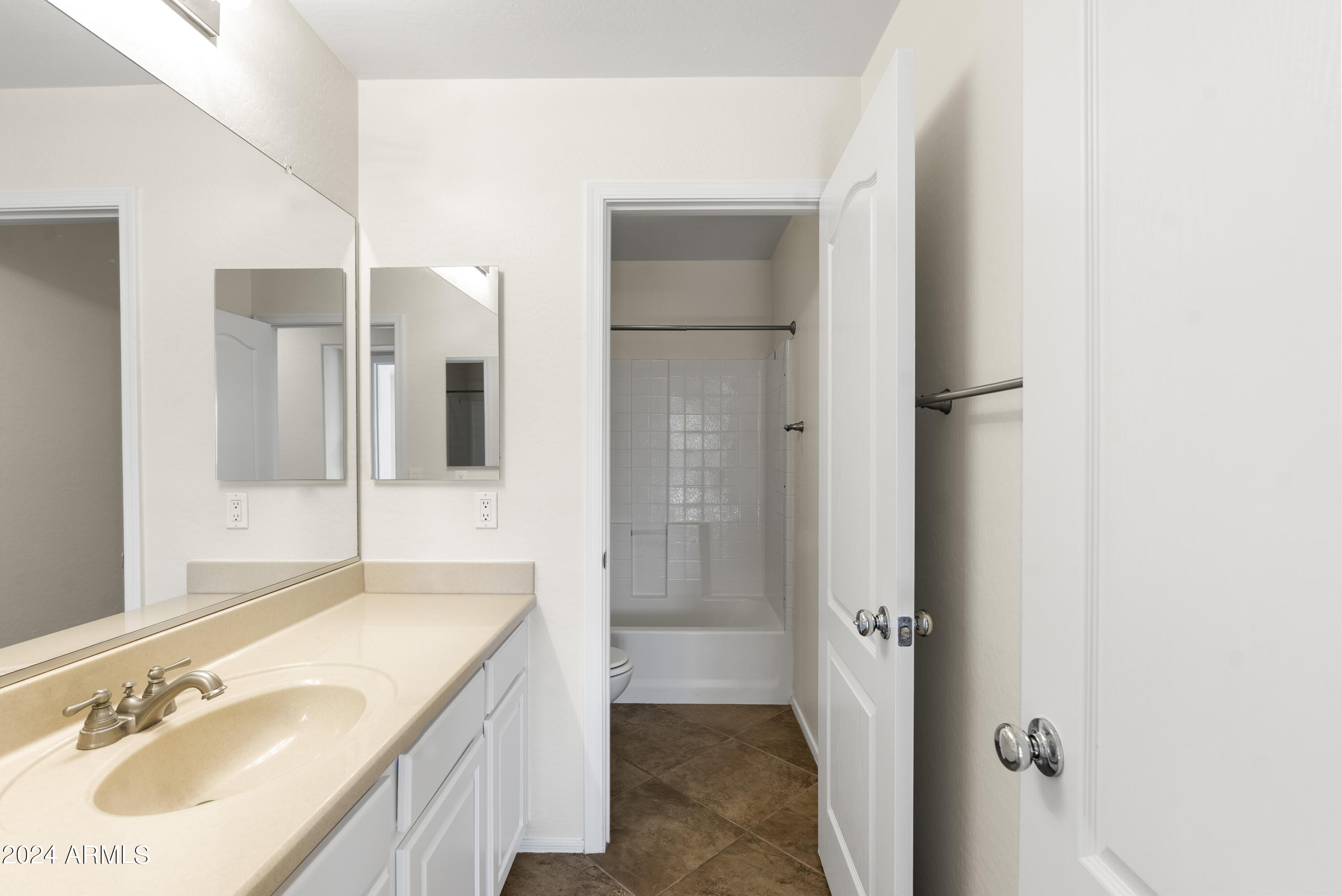 14511 W DESERT HILLS Drive