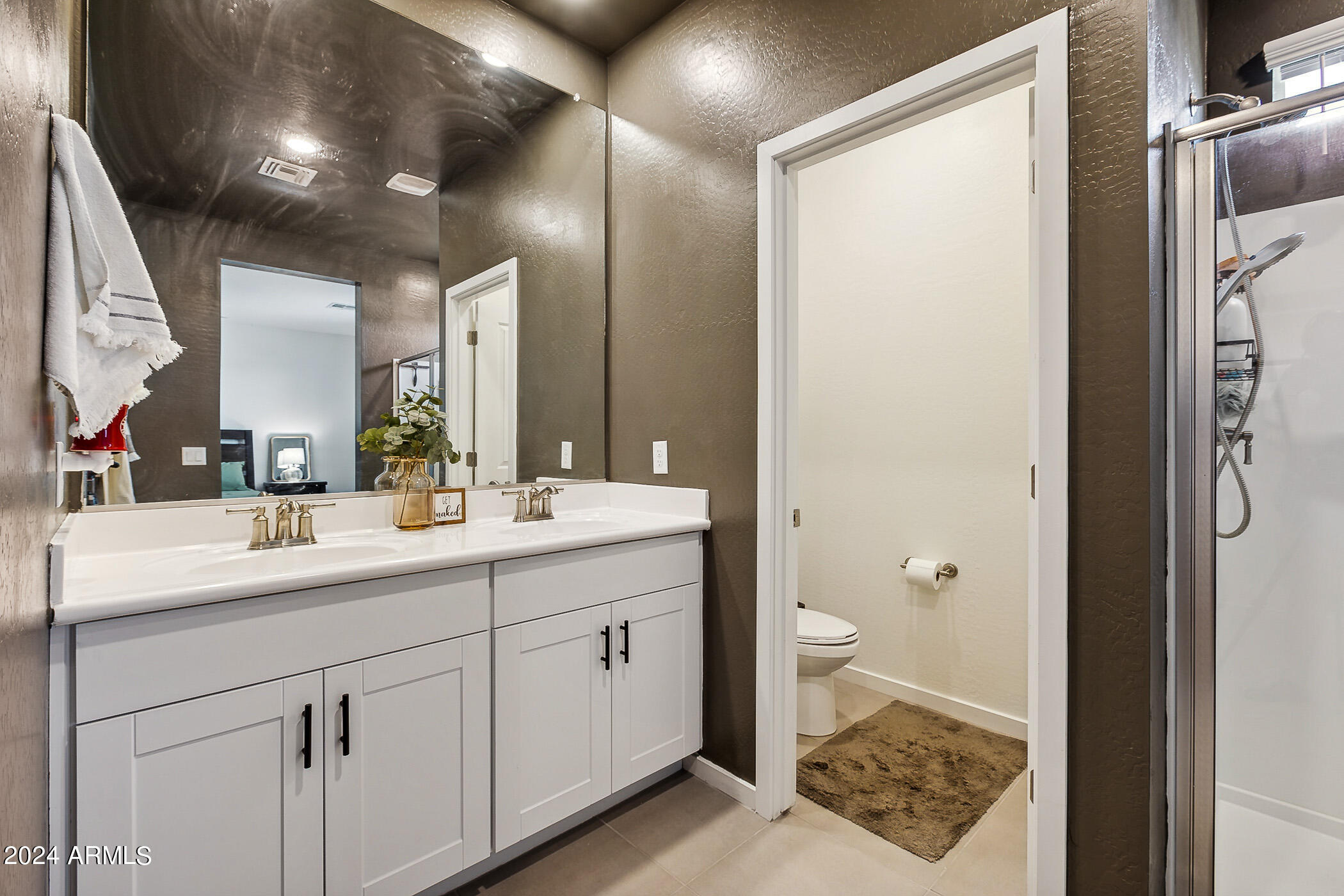 22384 W HOPI Street