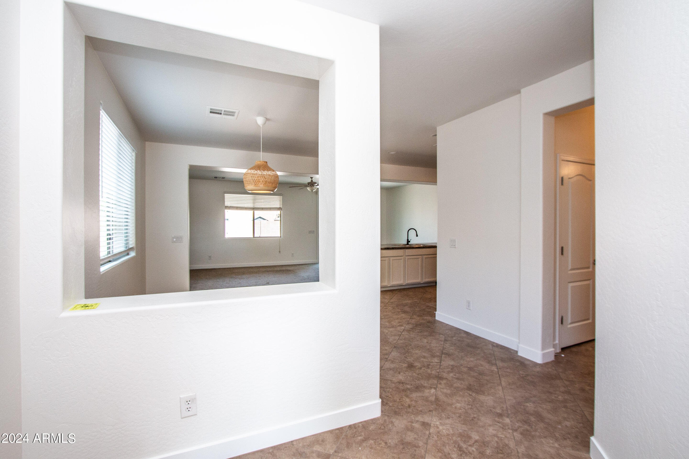1076 W PAISLEY Drive