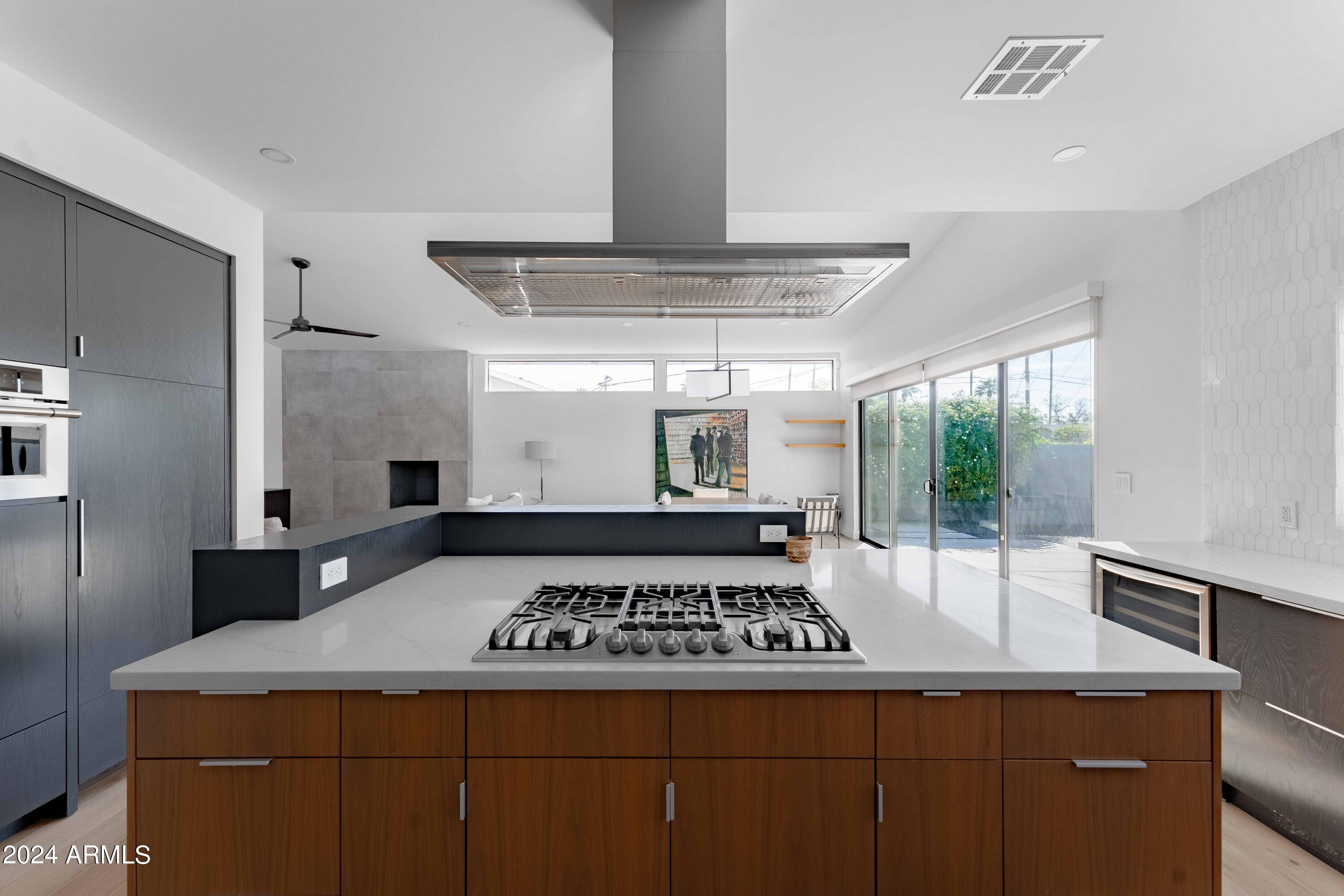 3433 E SELLS Drive