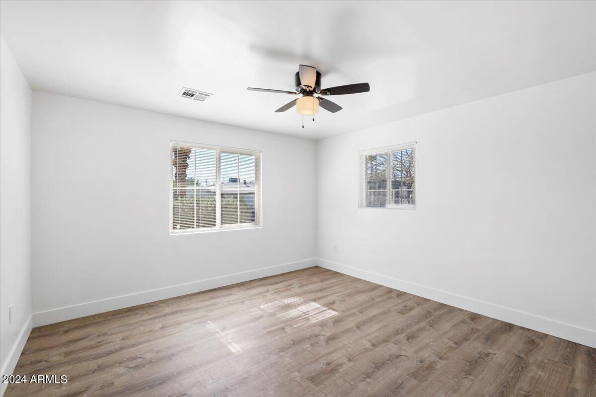 528 W 18TH Street