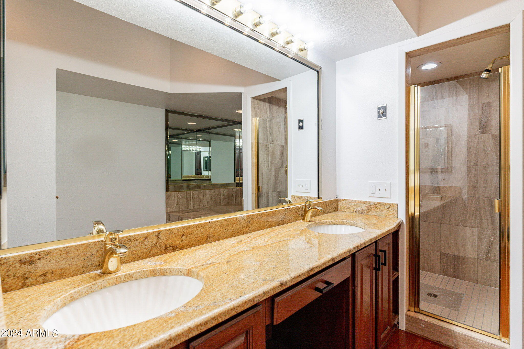 902 W Glendale Avenue # 216
