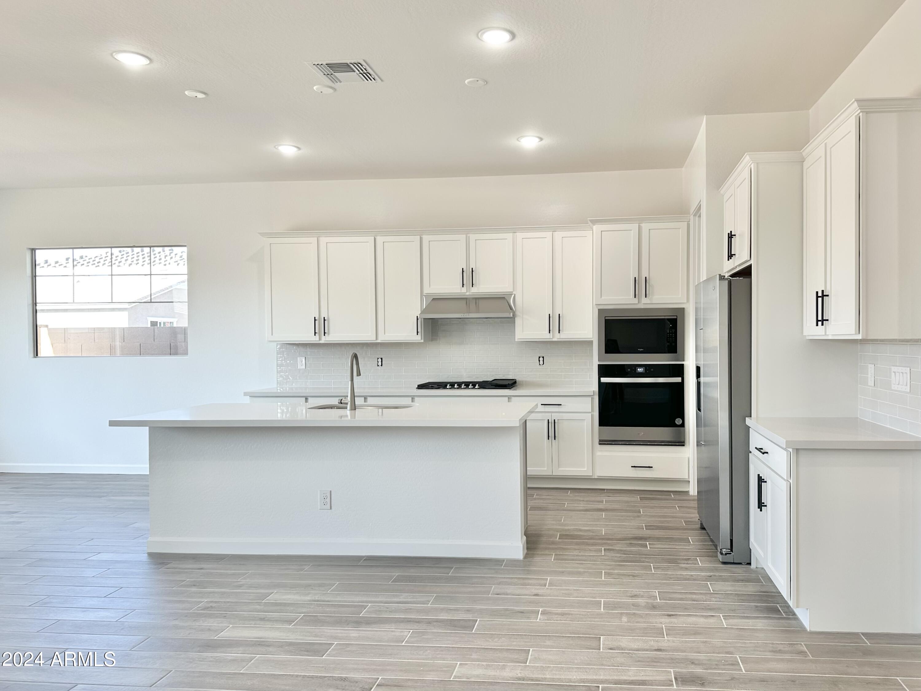 22666 E ROUNDUP Way