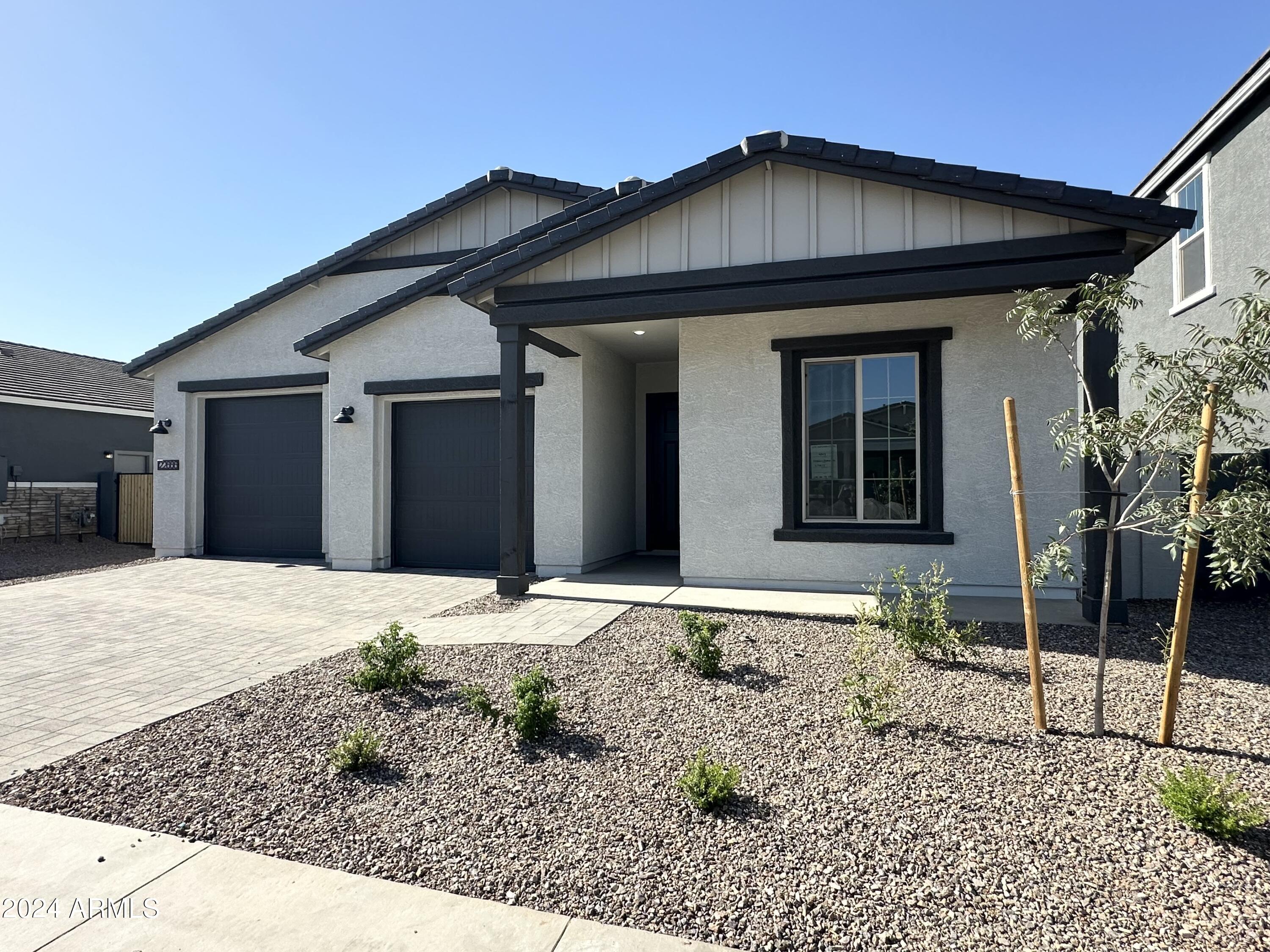 22666 E ROUNDUP Way