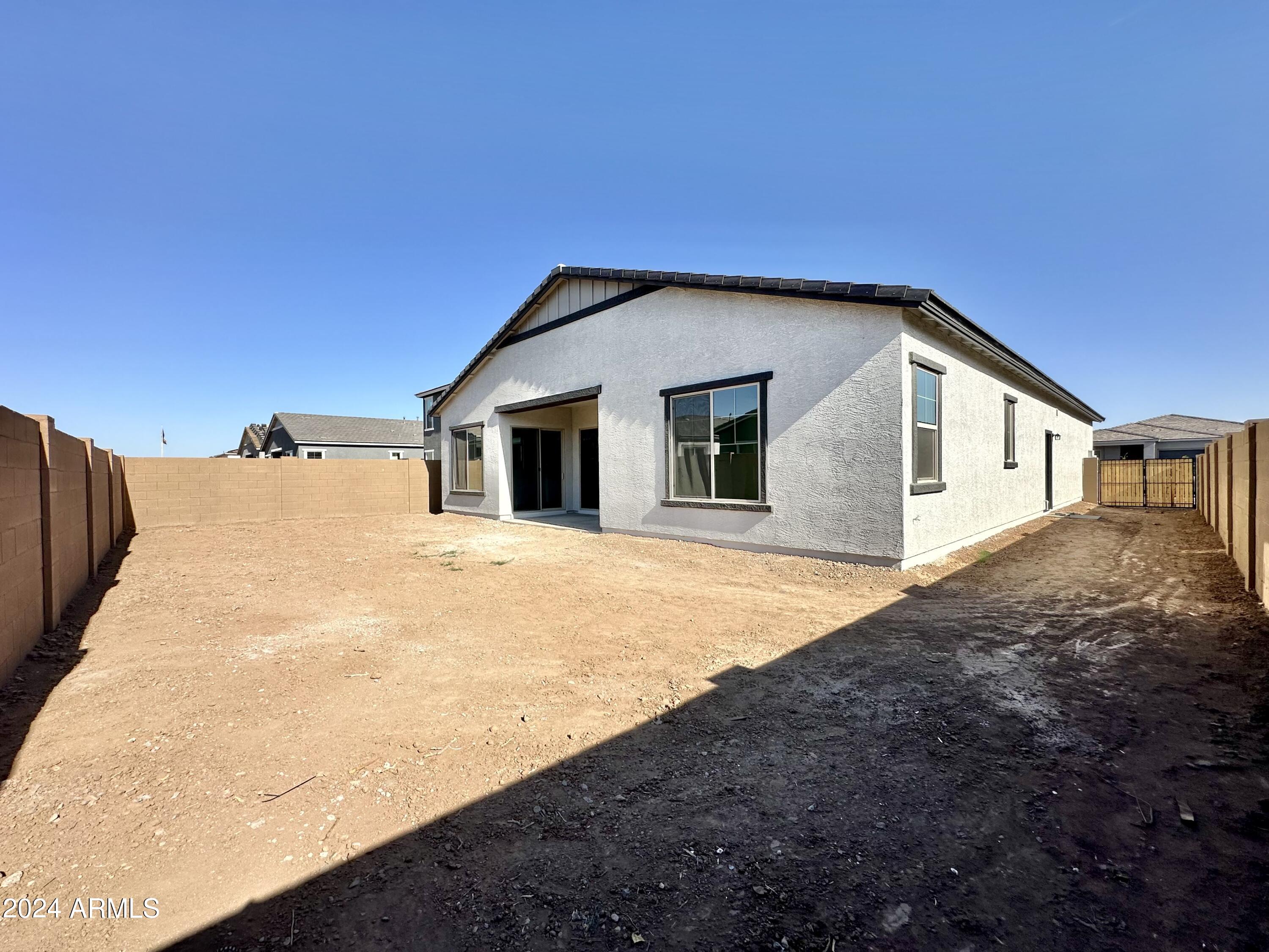 22666 E ROUNDUP Way