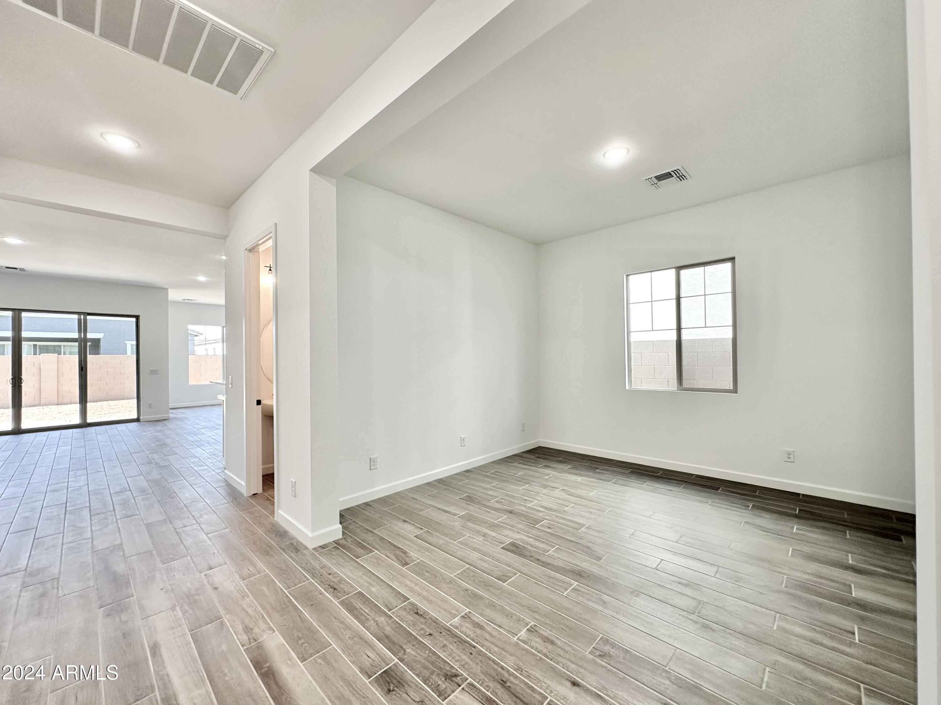 22666 E ROUNDUP Way
