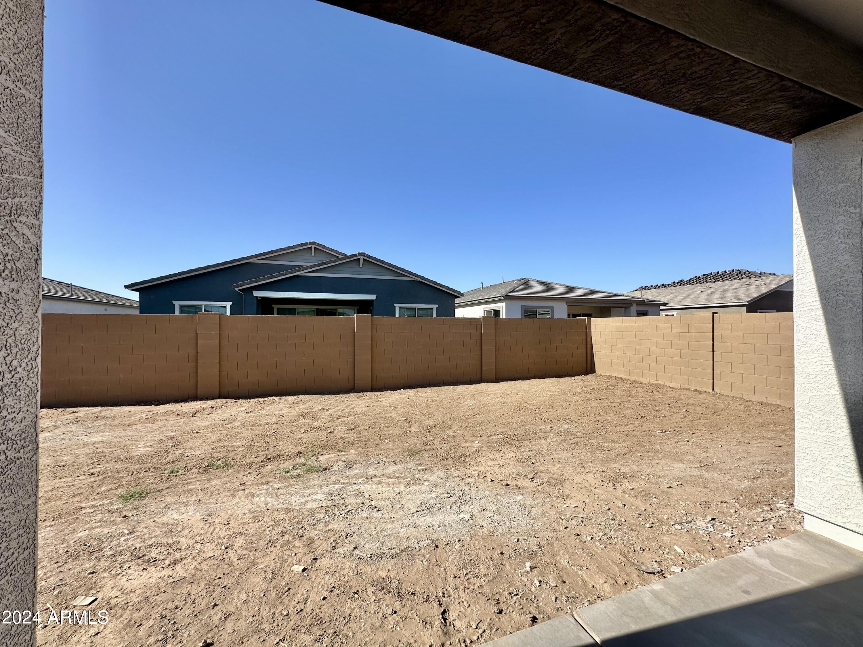 22666 E ROUNDUP Way