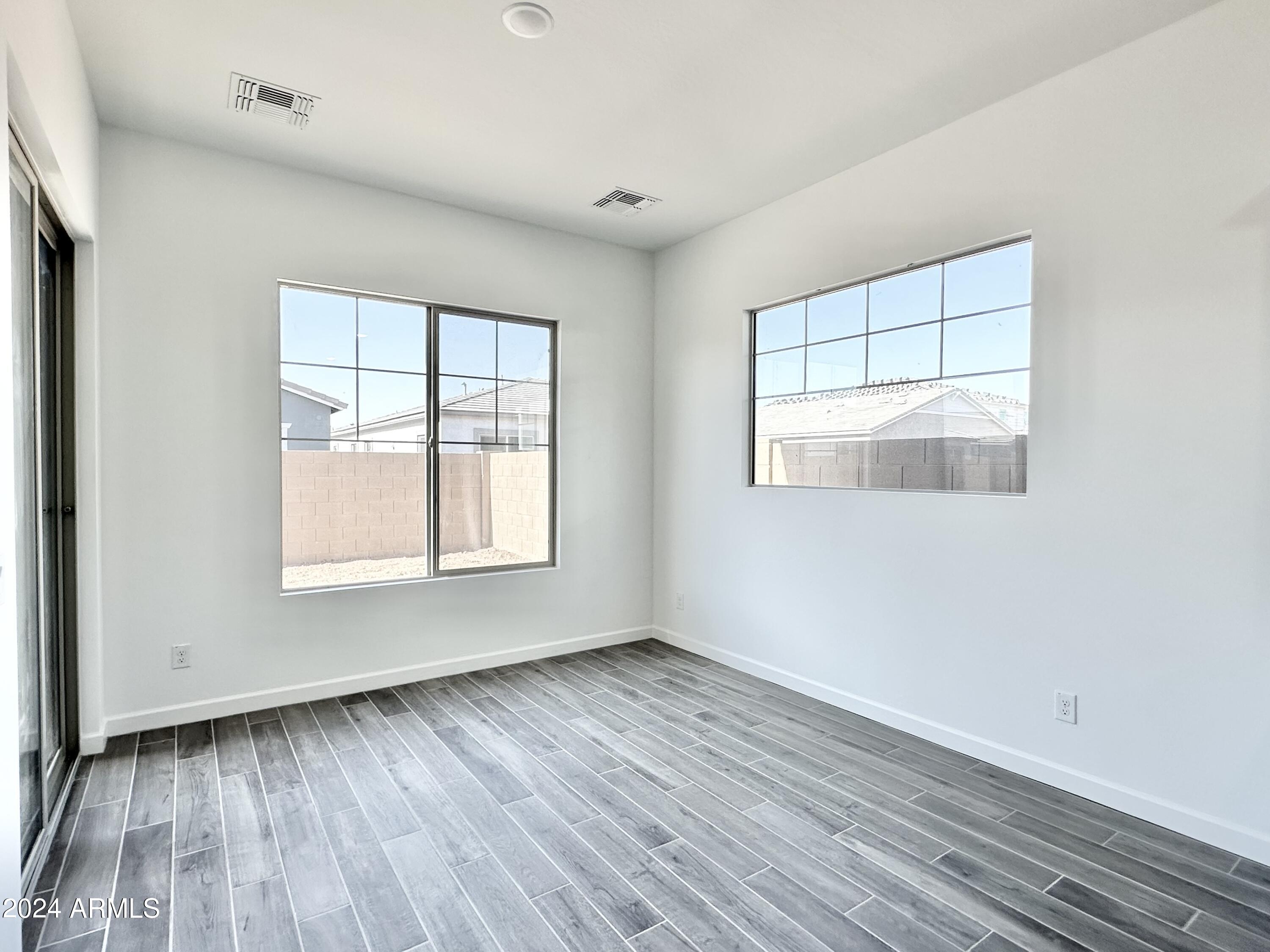 22666 E ROUNDUP Way