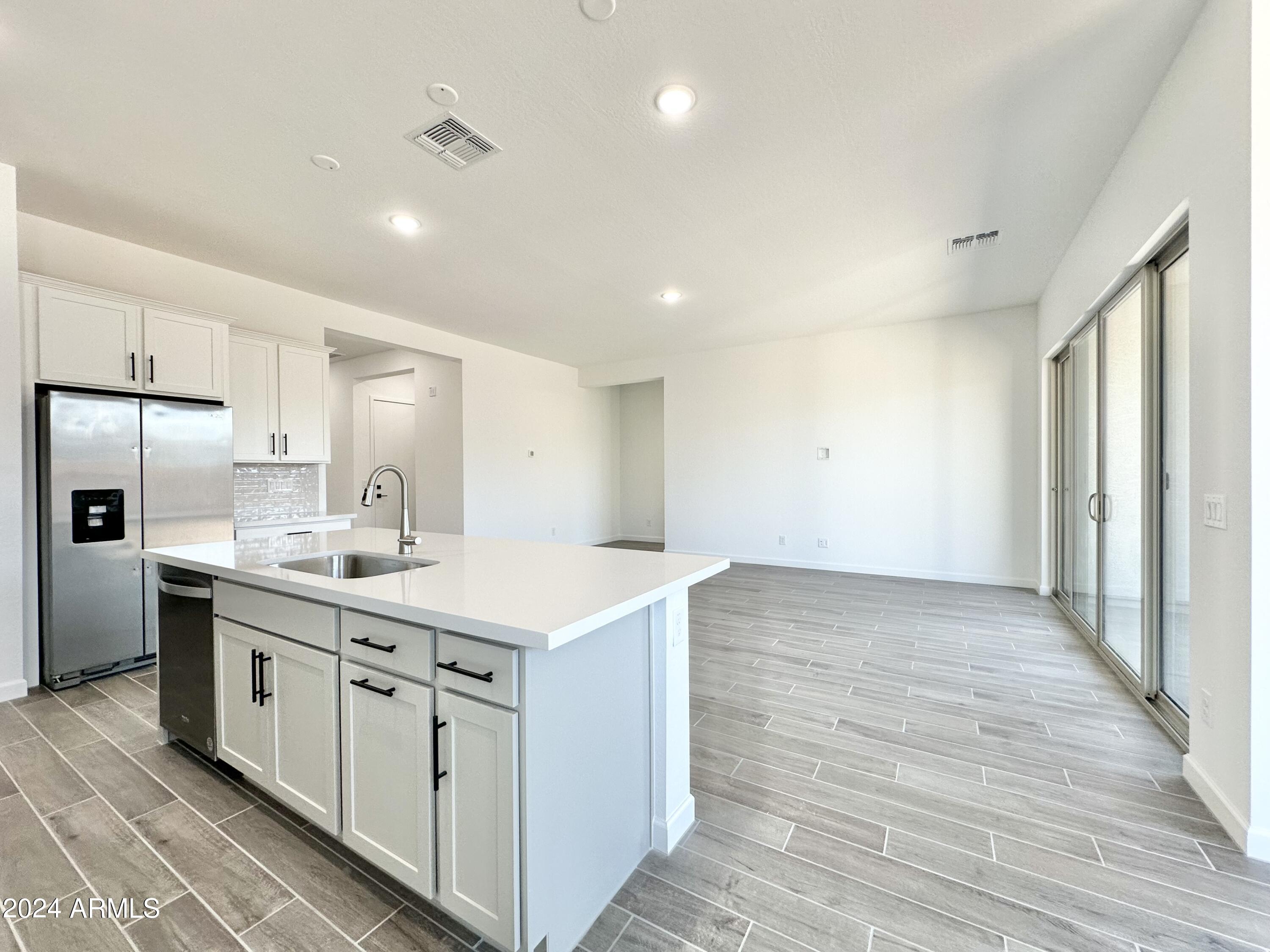 22666 E ROUNDUP Way