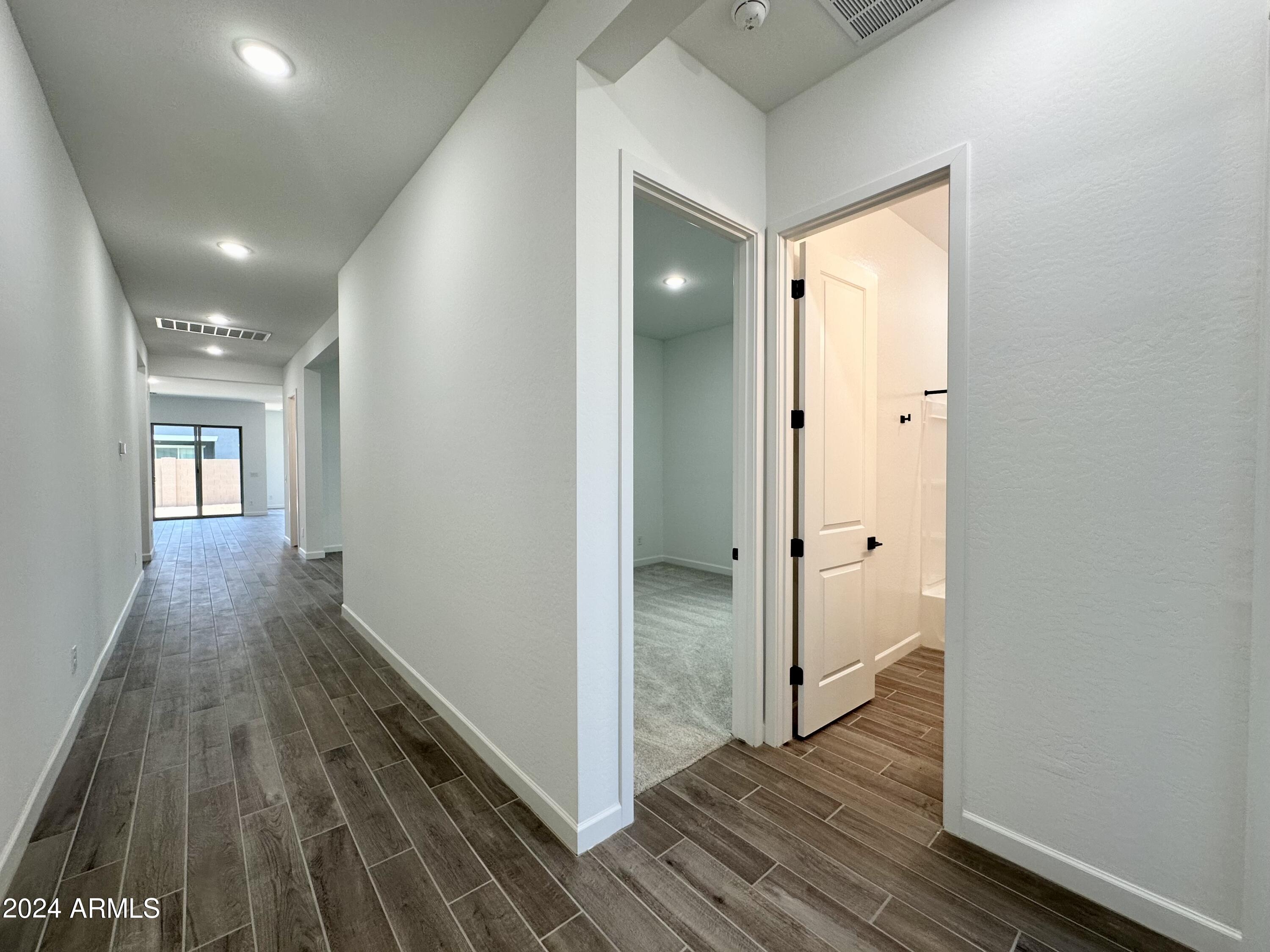 22666 E ROUNDUP Way
