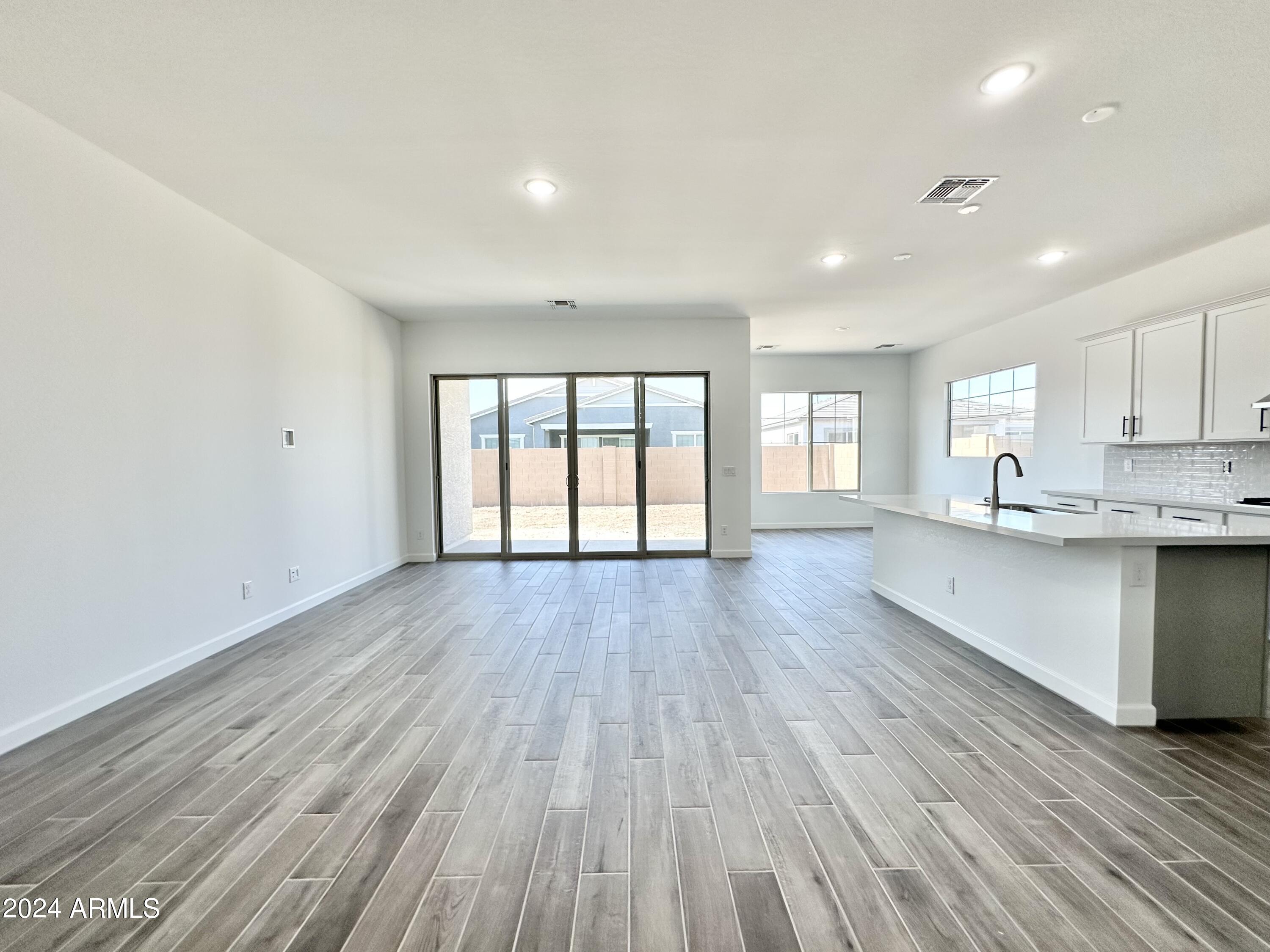 22666 E ROUNDUP Way