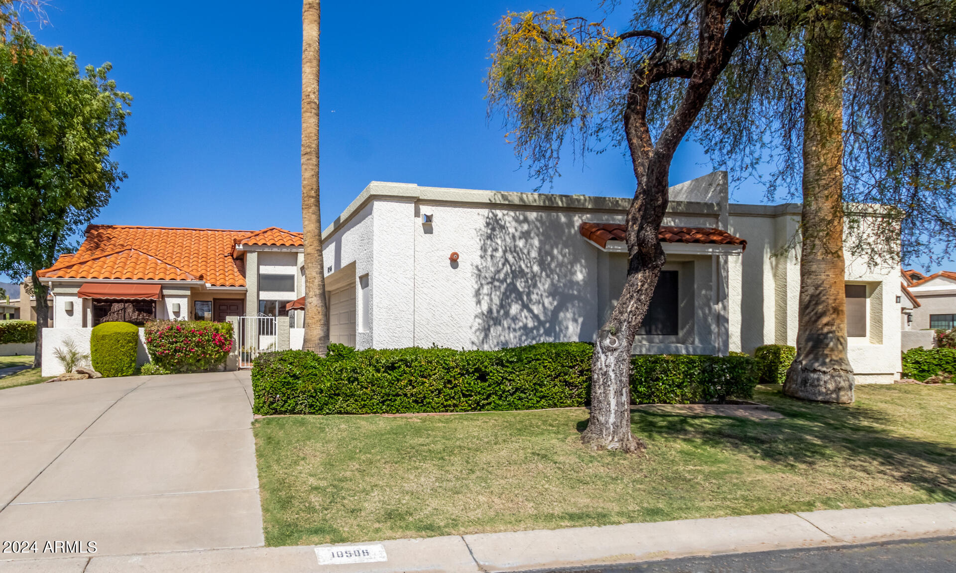 10506 E CINNABAR Avenue
