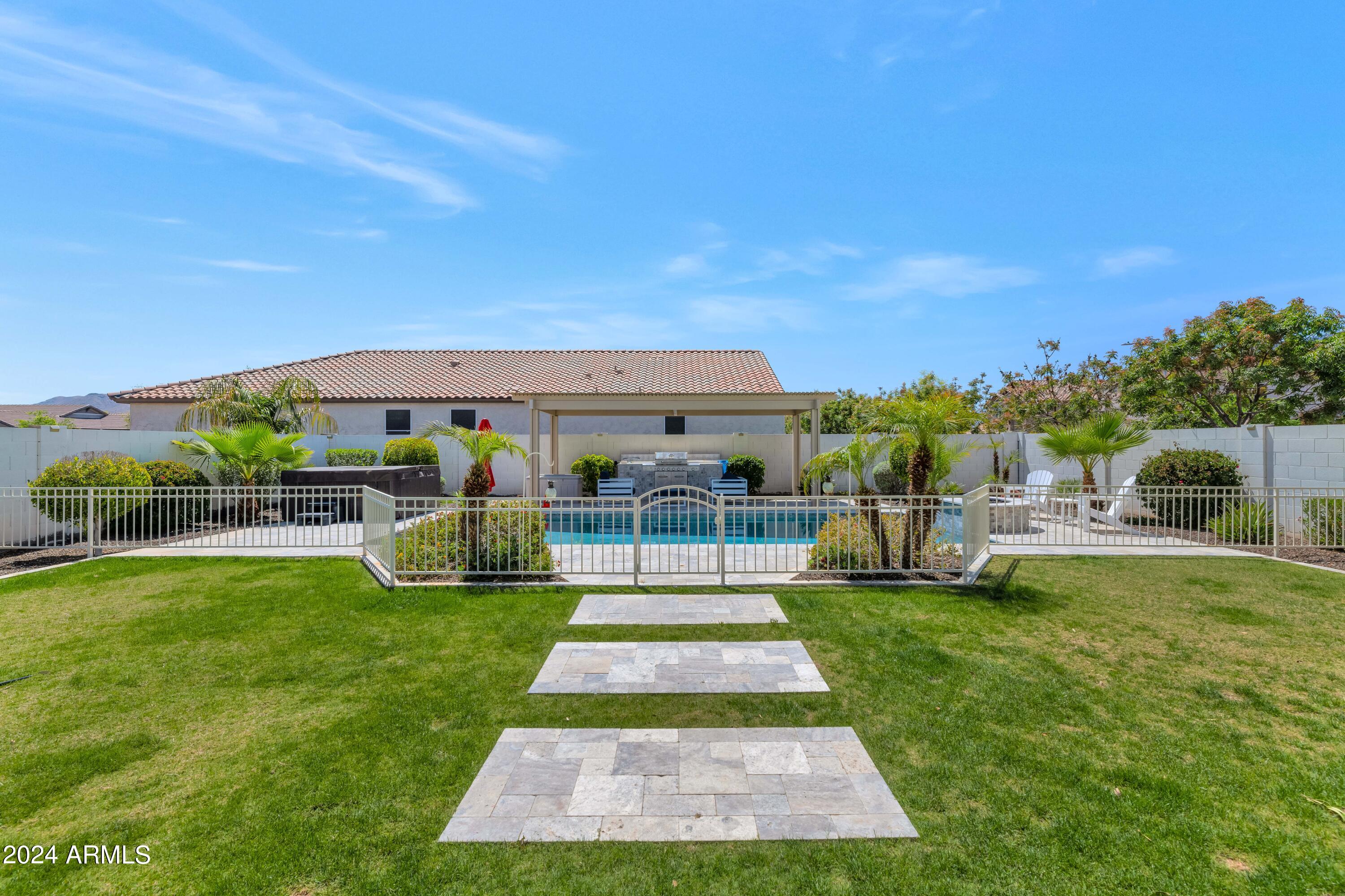 3319 W FAWN Drive