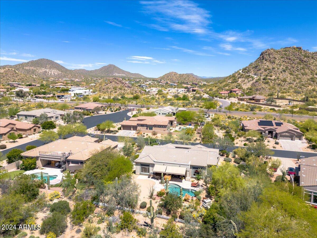 8921 E NORA Circle