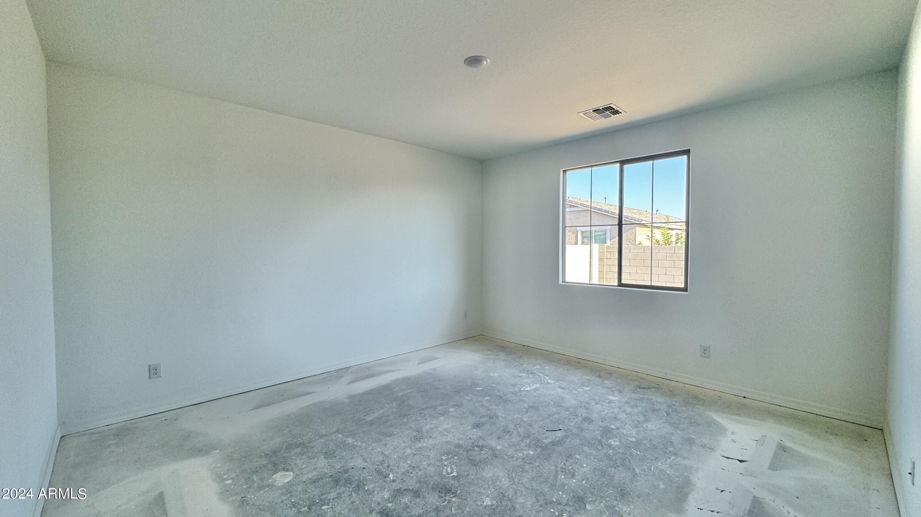 22937 E ROUNDUP Way