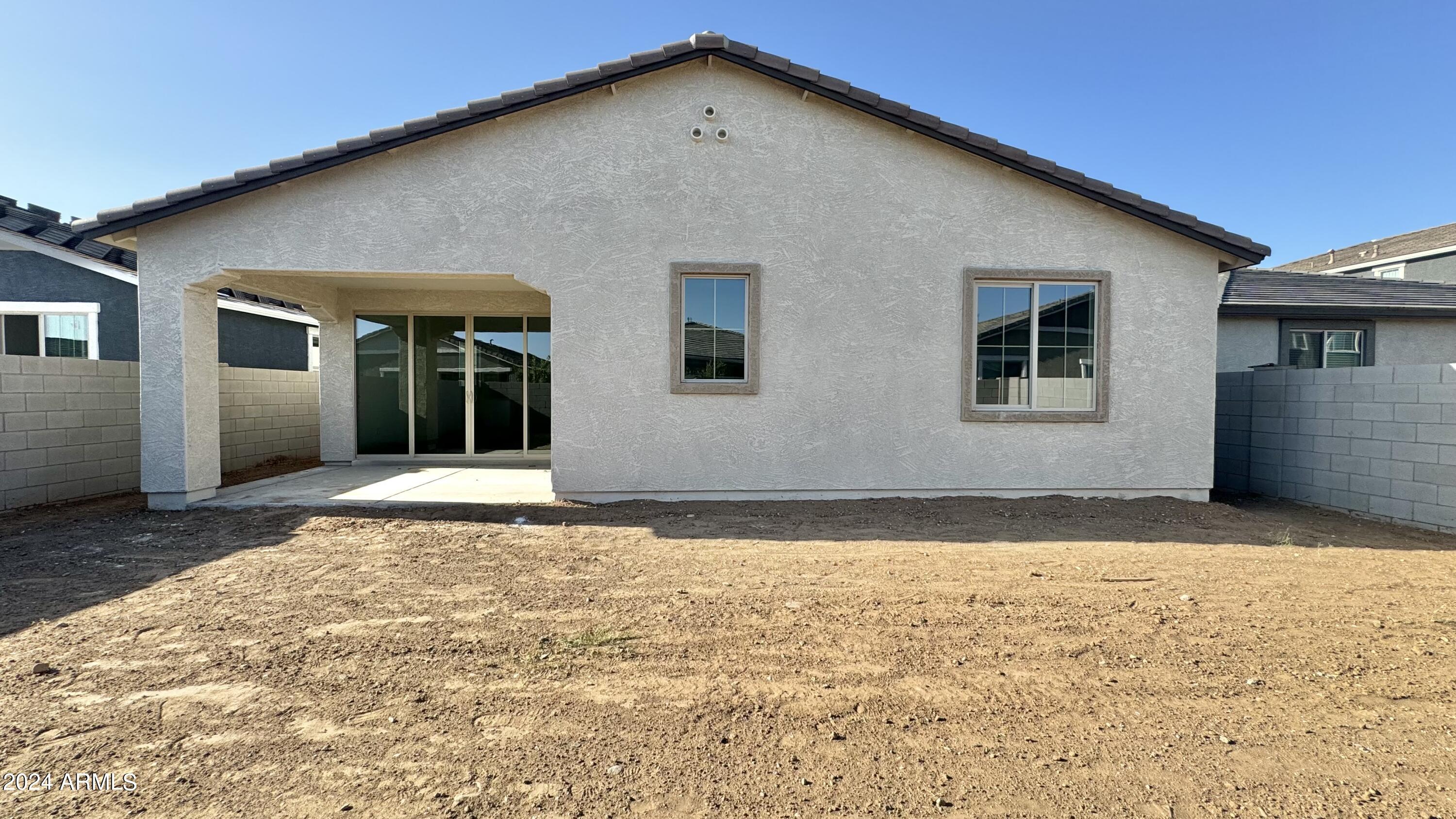 22937 E ROUNDUP Way