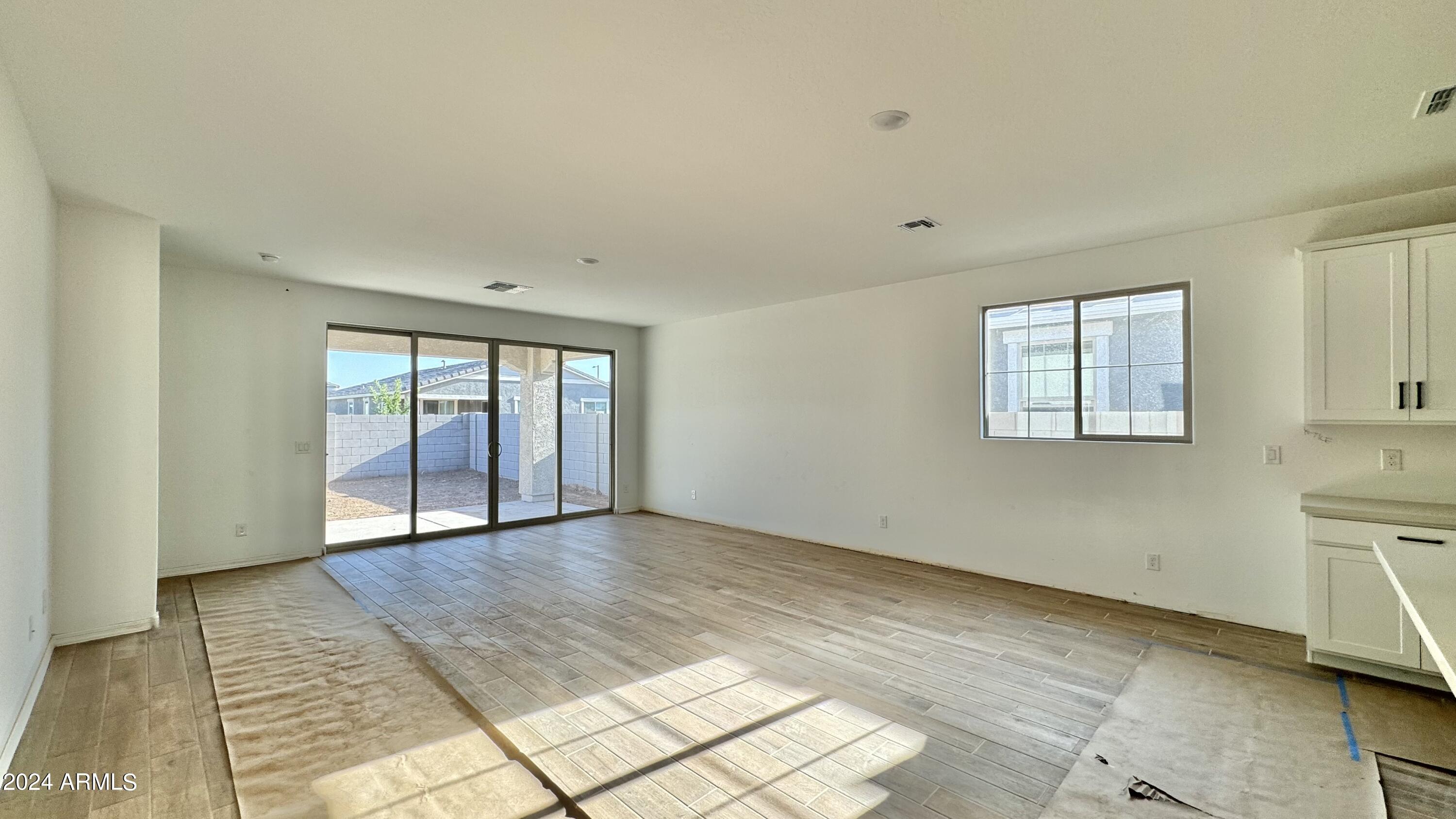 22937 E ROUNDUP Way