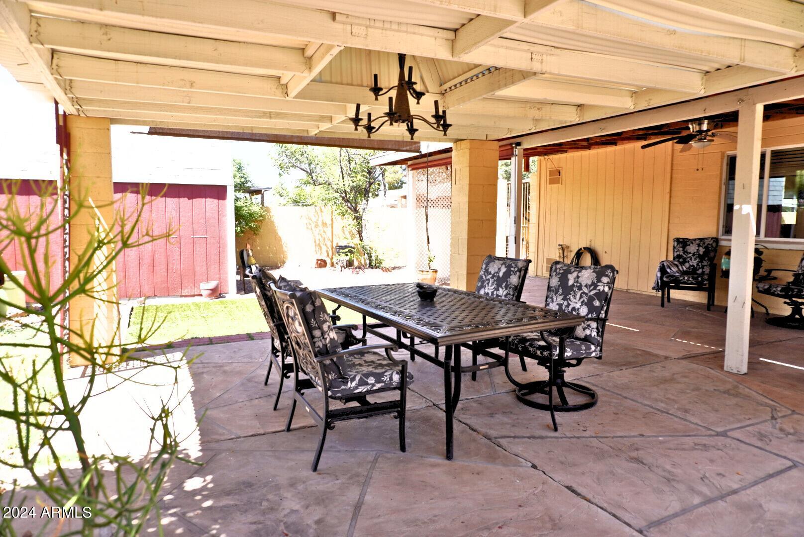 855 W DEL RIO Street