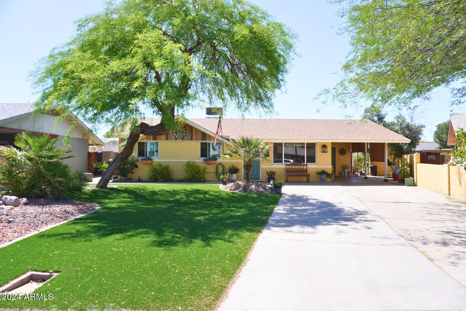 855 W DEL RIO Street