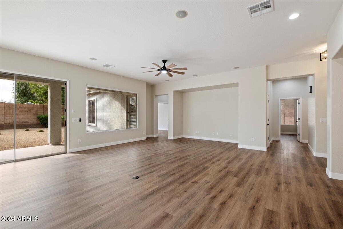 4451 E SPORTS Drive