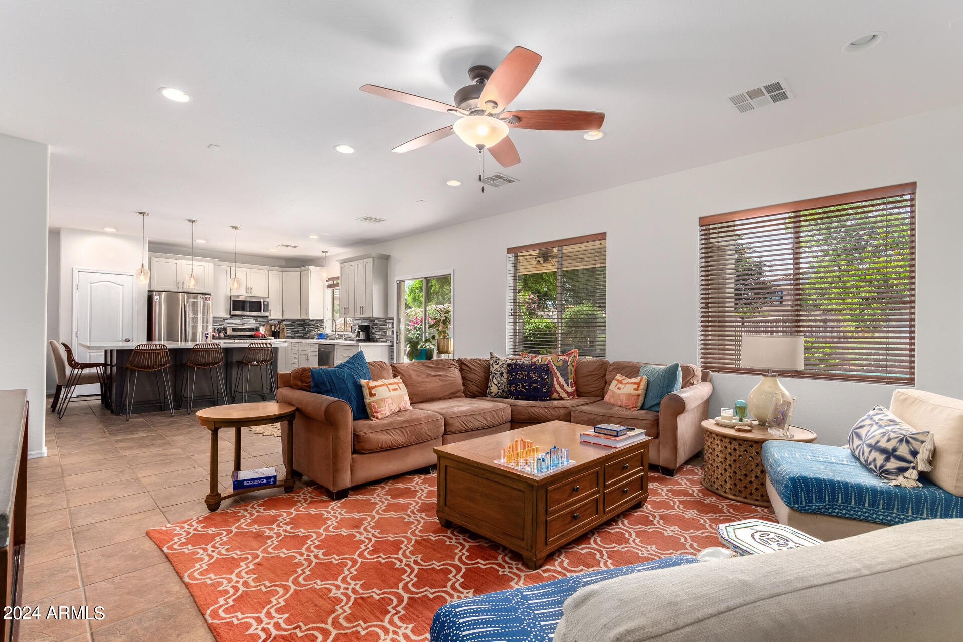 1526 E AZALEA Drive