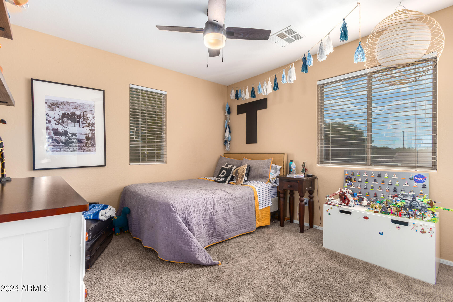1526 E AZALEA Drive