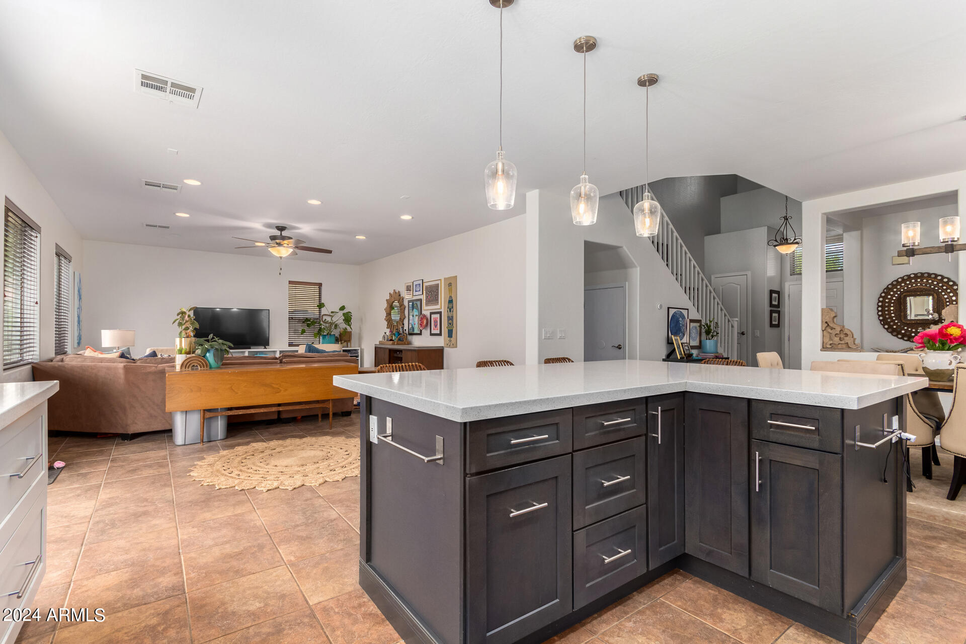 1526 E AZALEA Drive