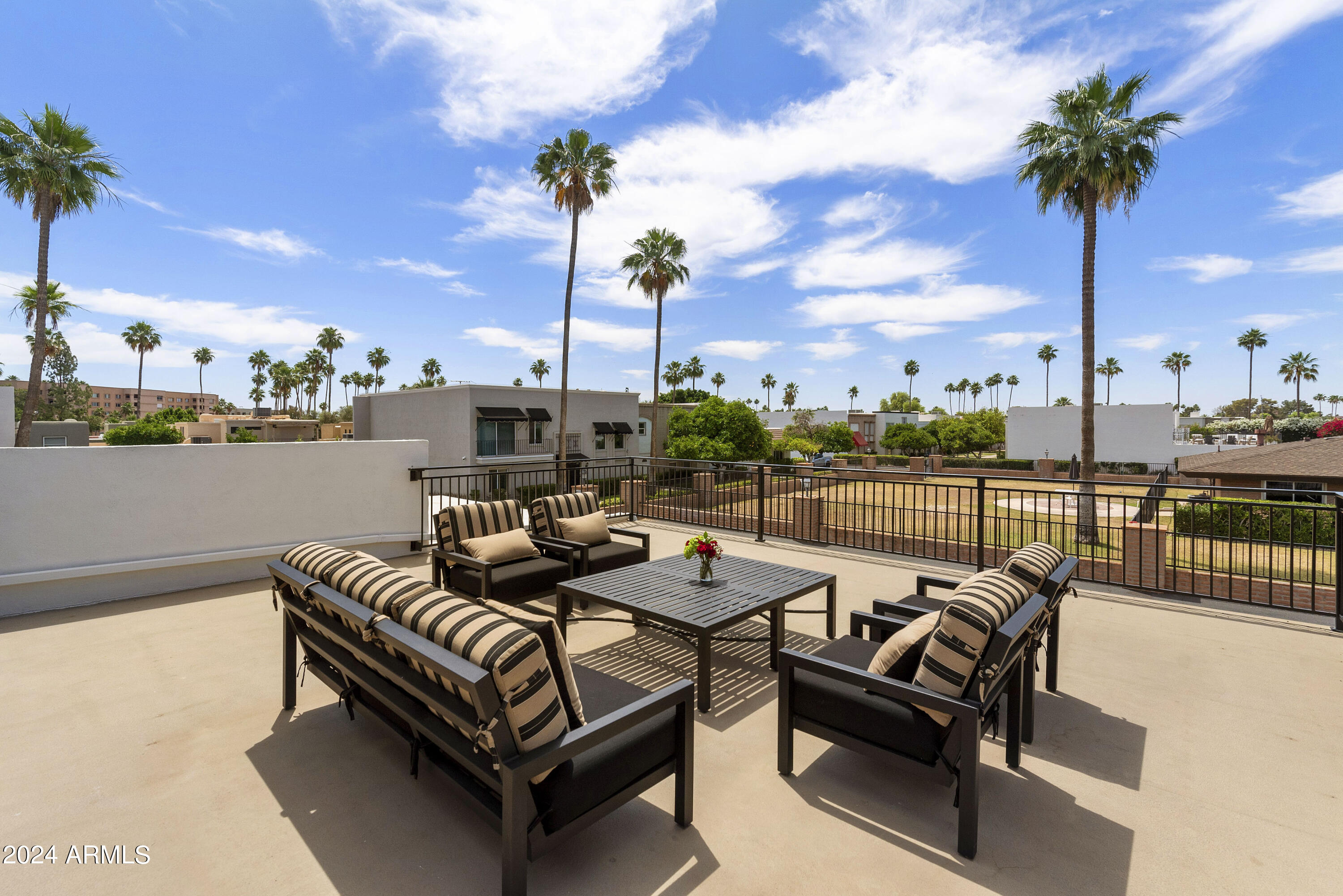 7694 E MINNEZONA Avenue