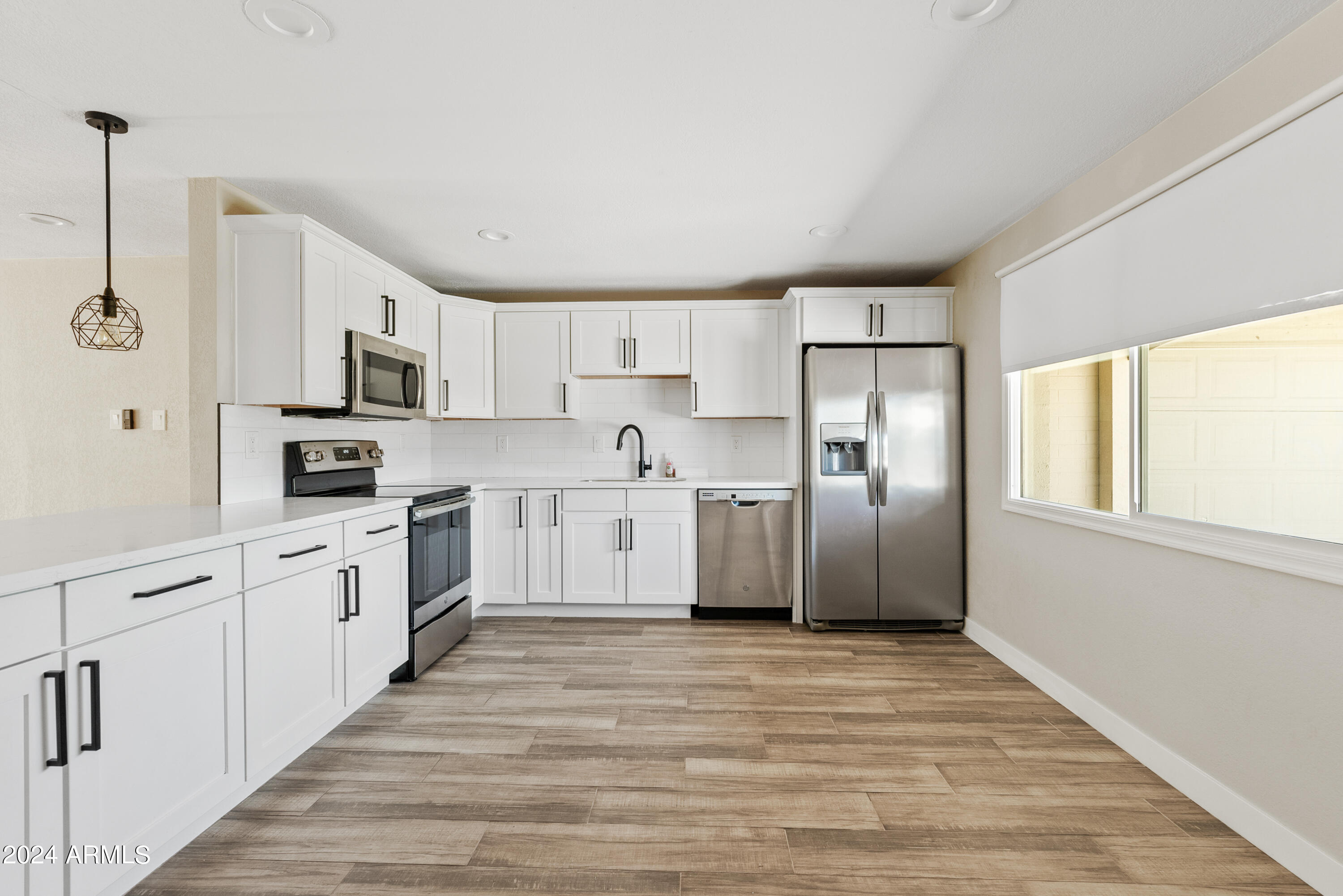 13827 N 37TH Place