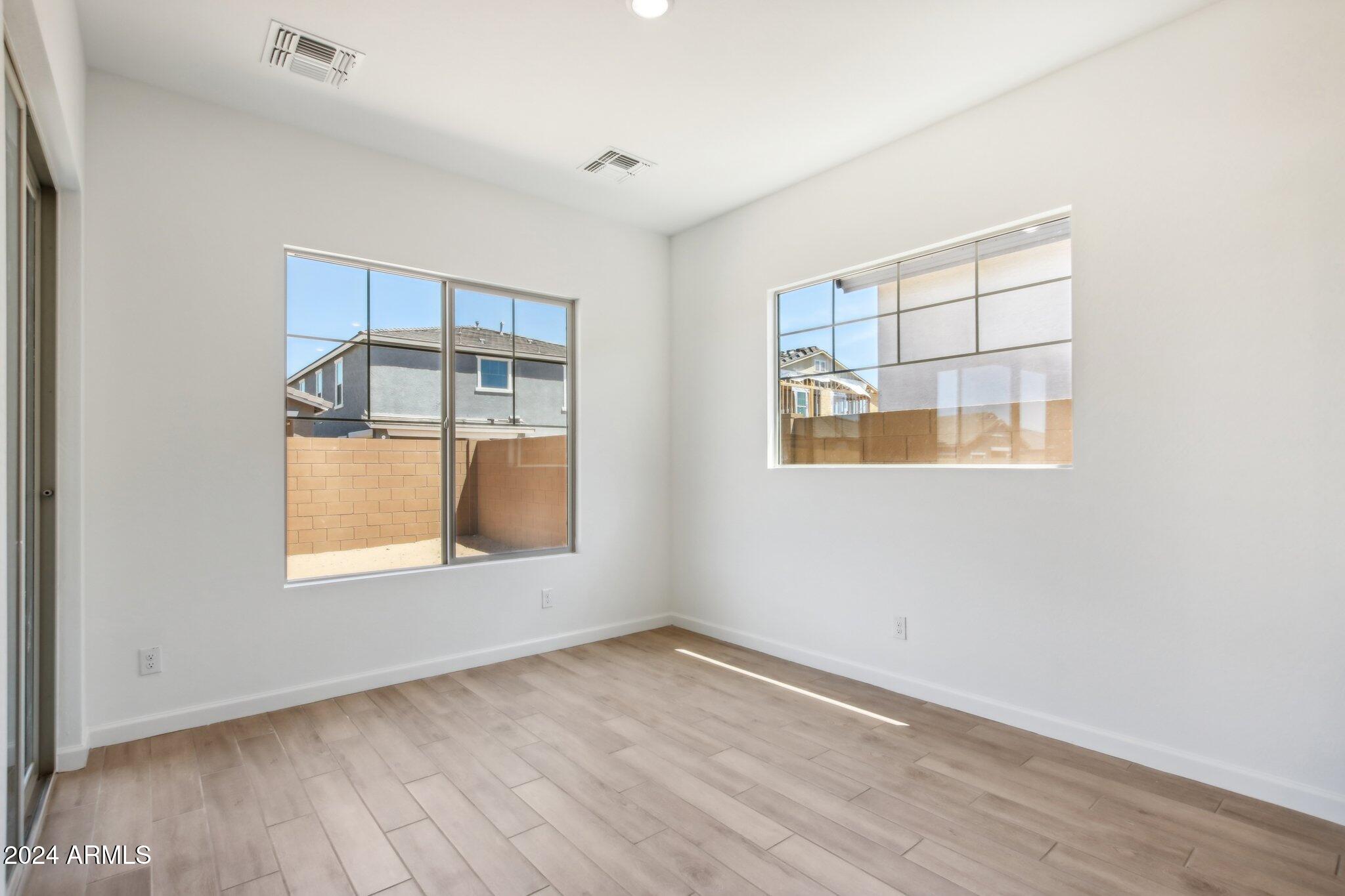 22682 E ROUNDUP Way