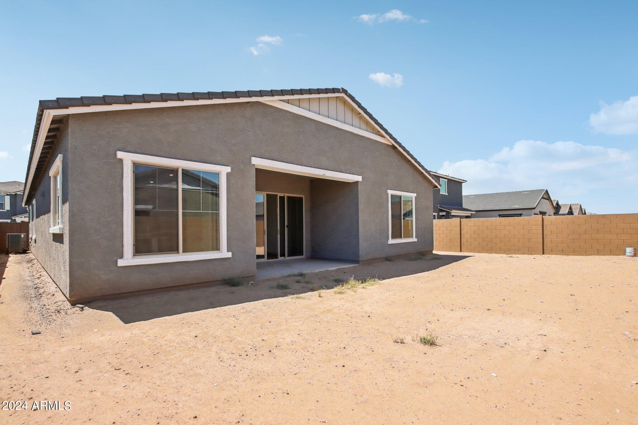22682 E ROUNDUP Way