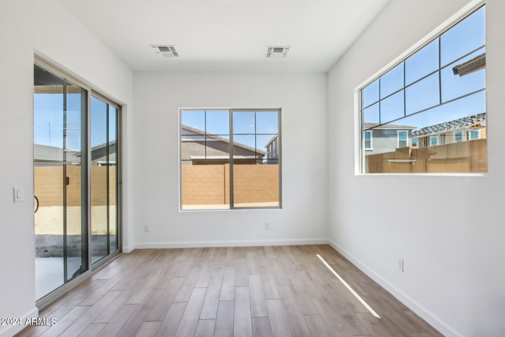 22682 E ROUNDUP Way