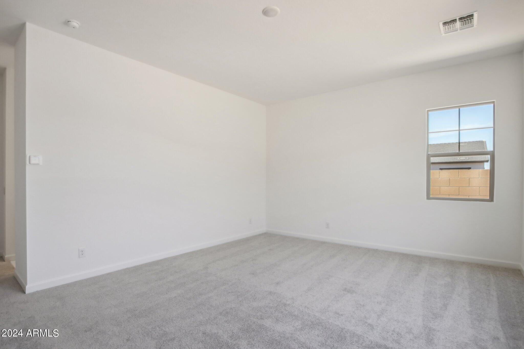 22682 E ROUNDUP Way