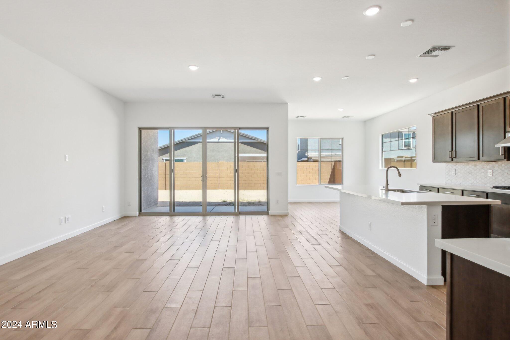 22682 E ROUNDUP Way
