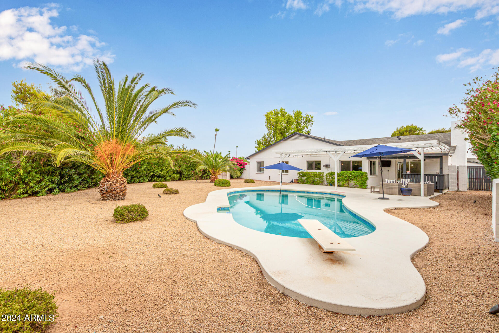 4936 E SHARON Drive