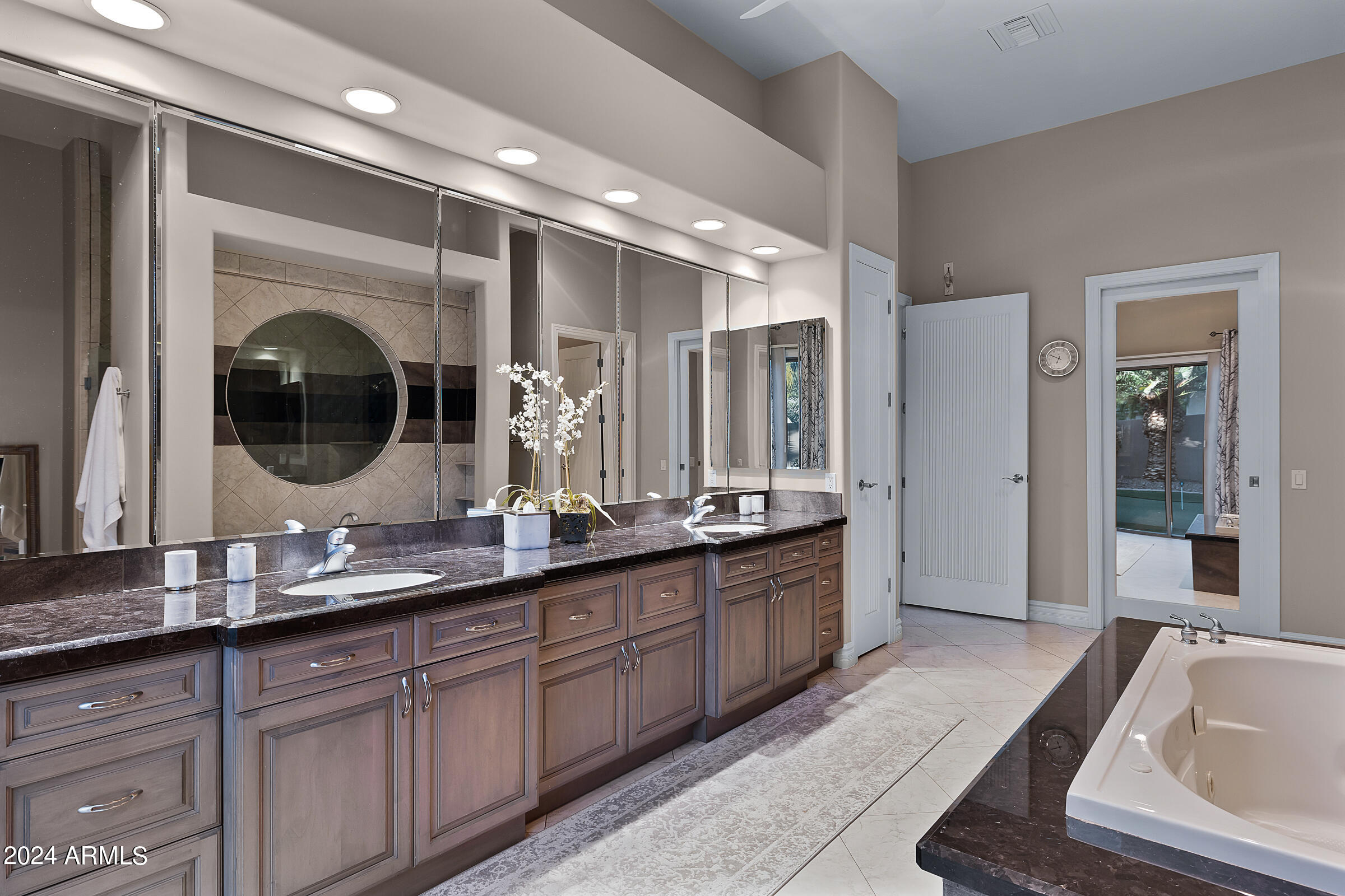 103 W MACAW Drive