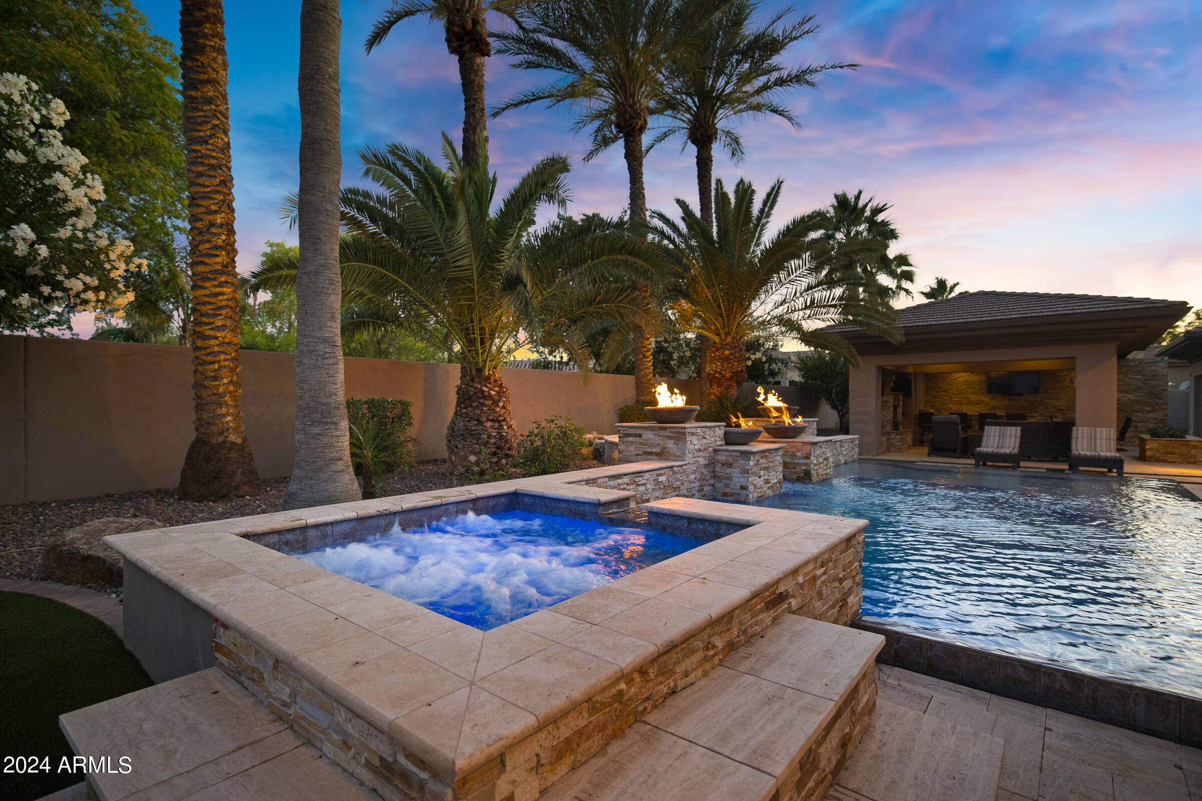103 W MACAW Drive