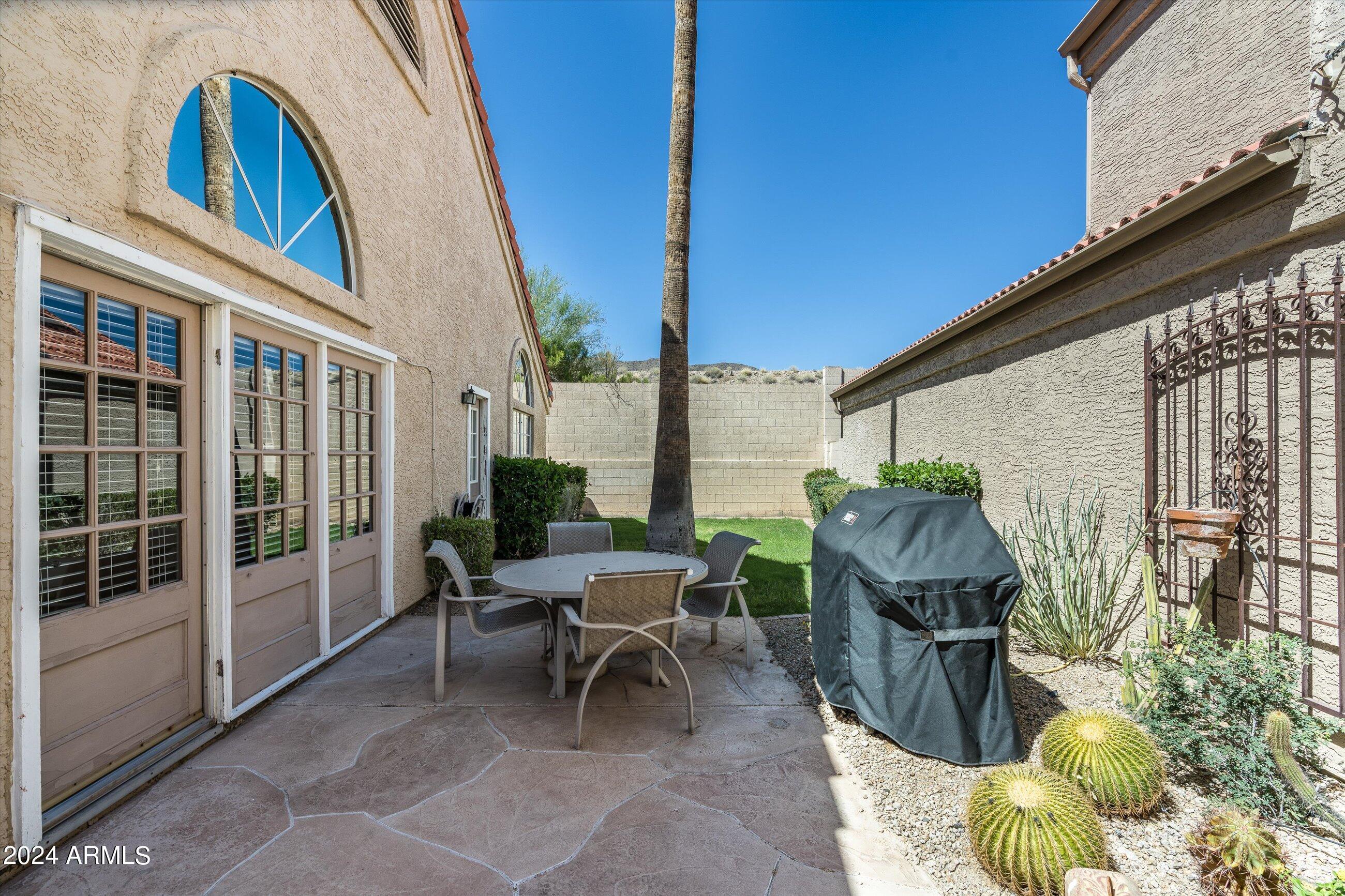 11236 E LAUREL Lane