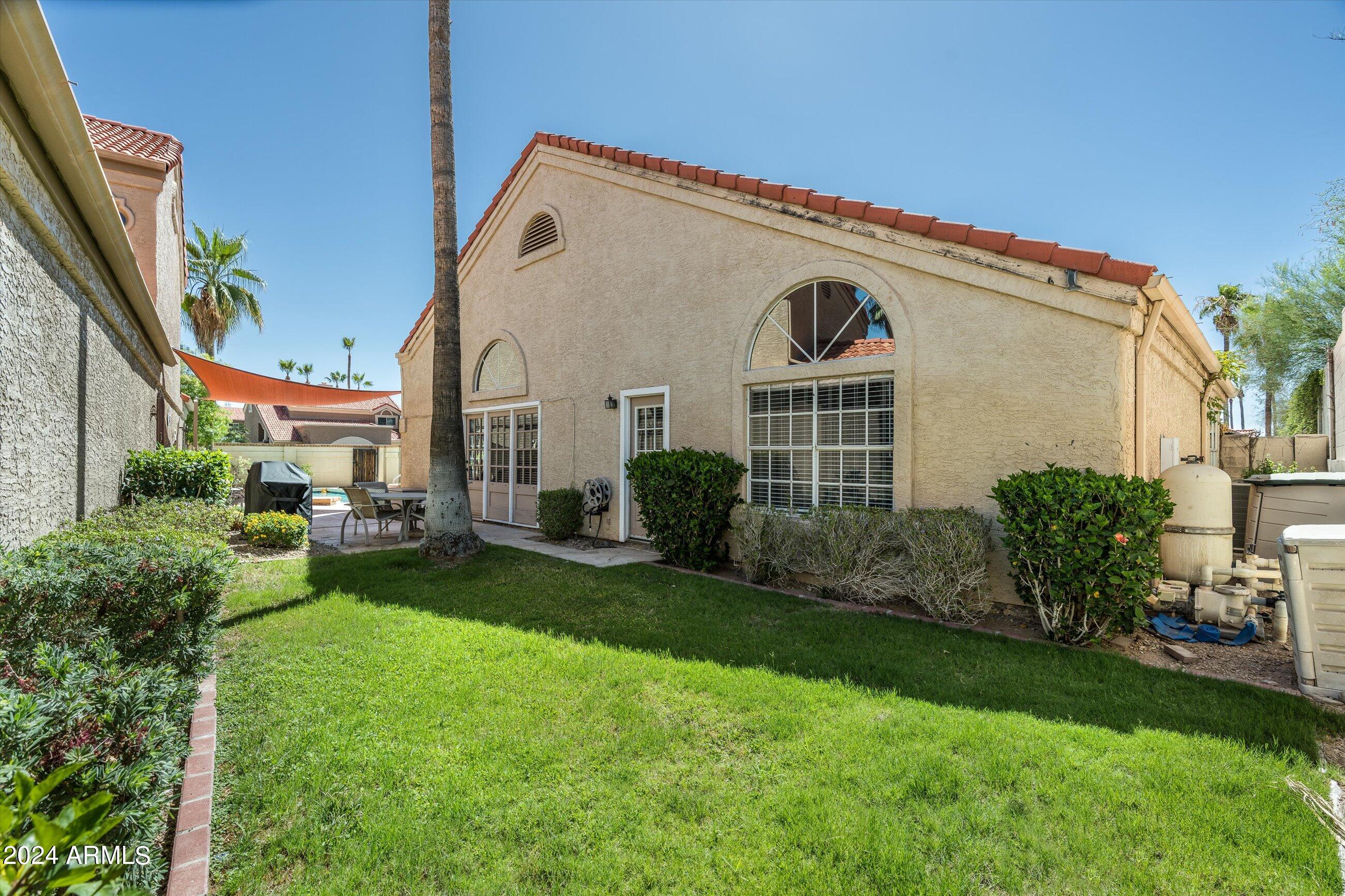 11236 E LAUREL Lane