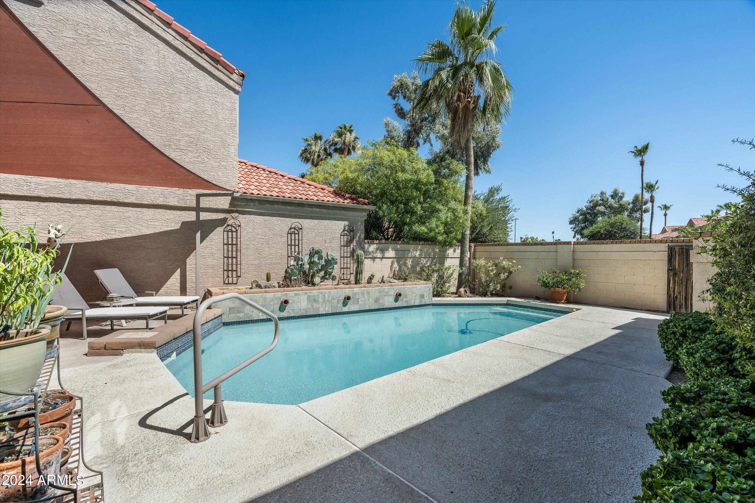 11236 E LAUREL Lane