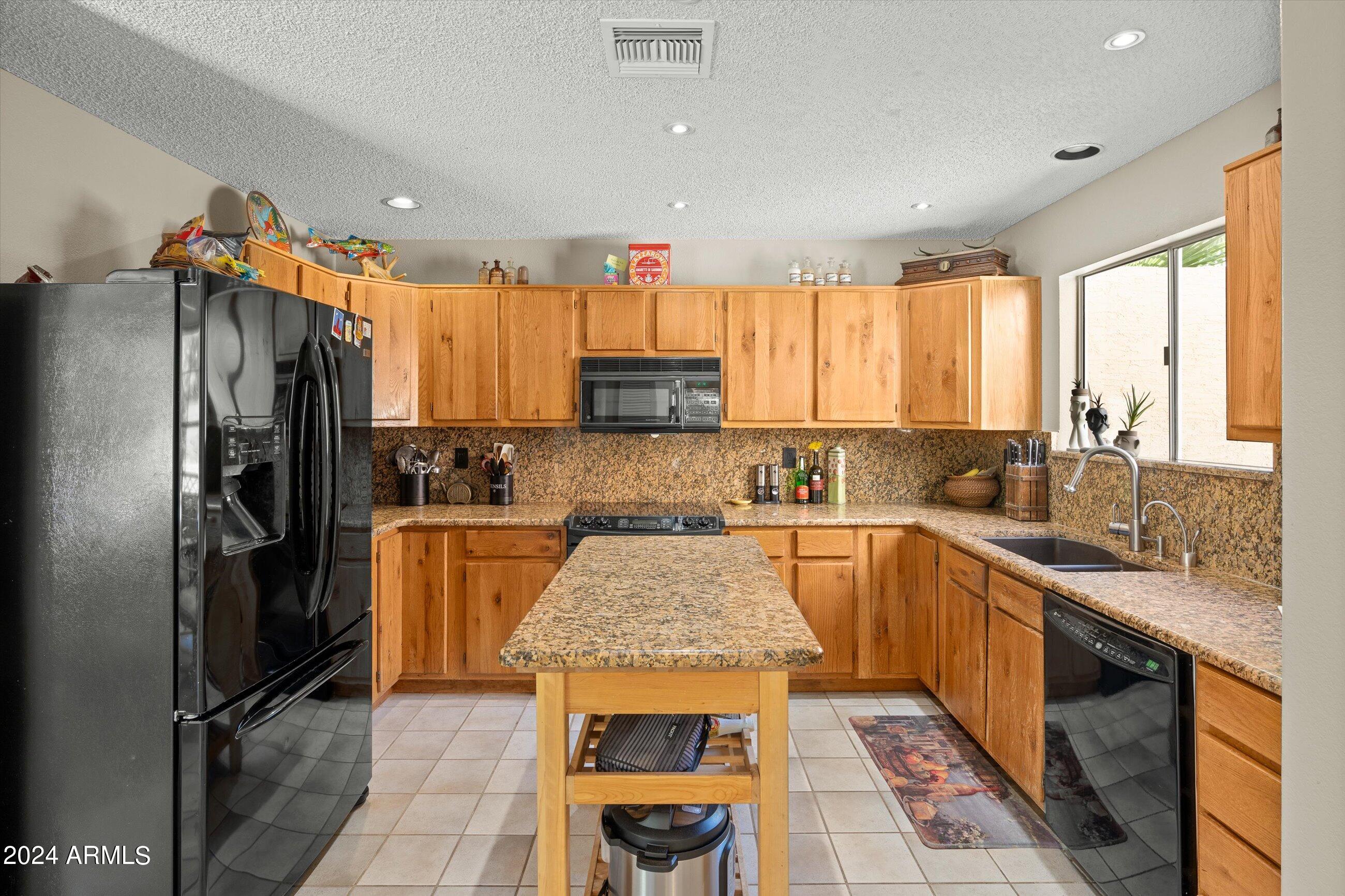 11236 E LAUREL Lane