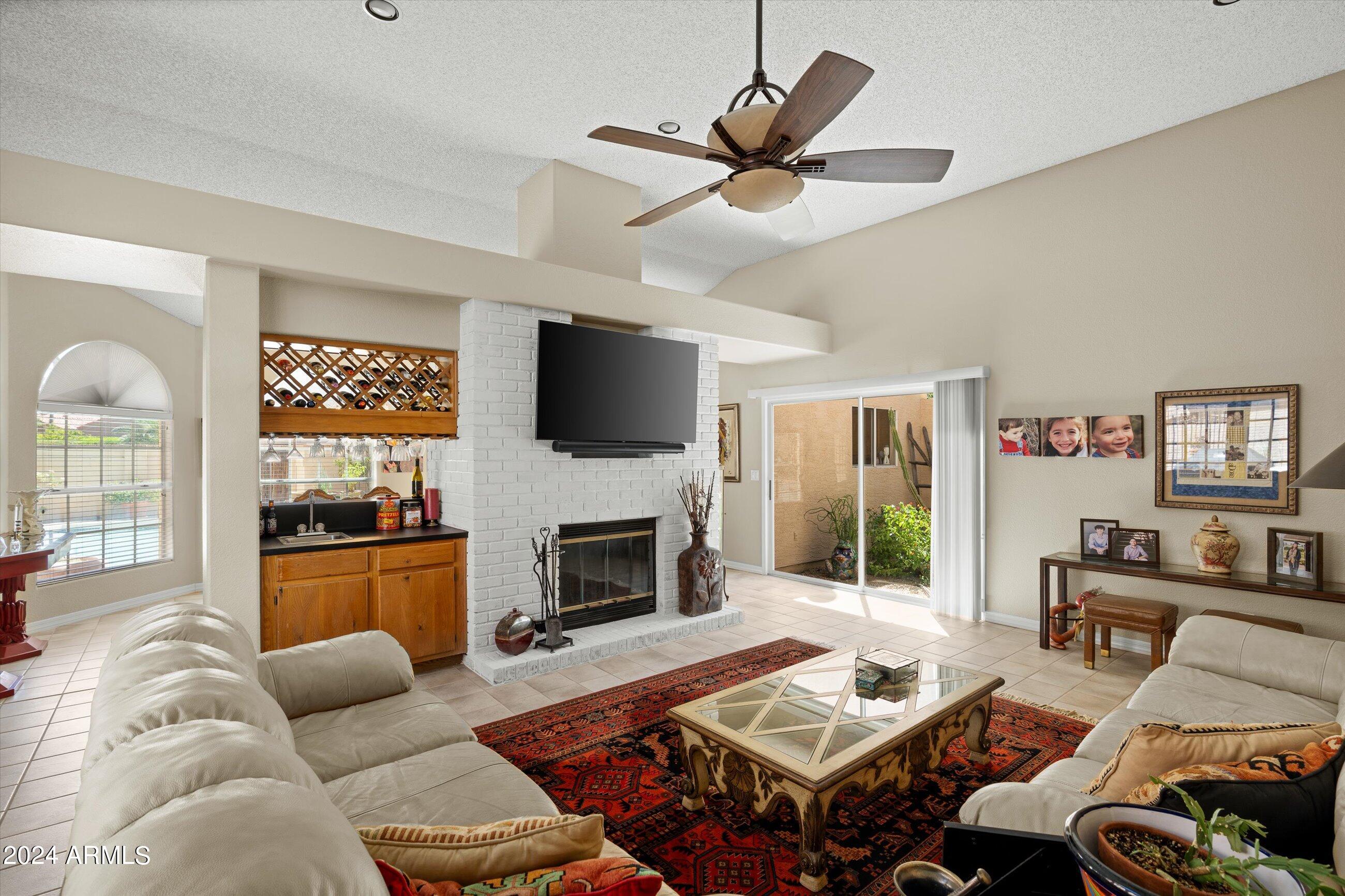 11236 E LAUREL Lane