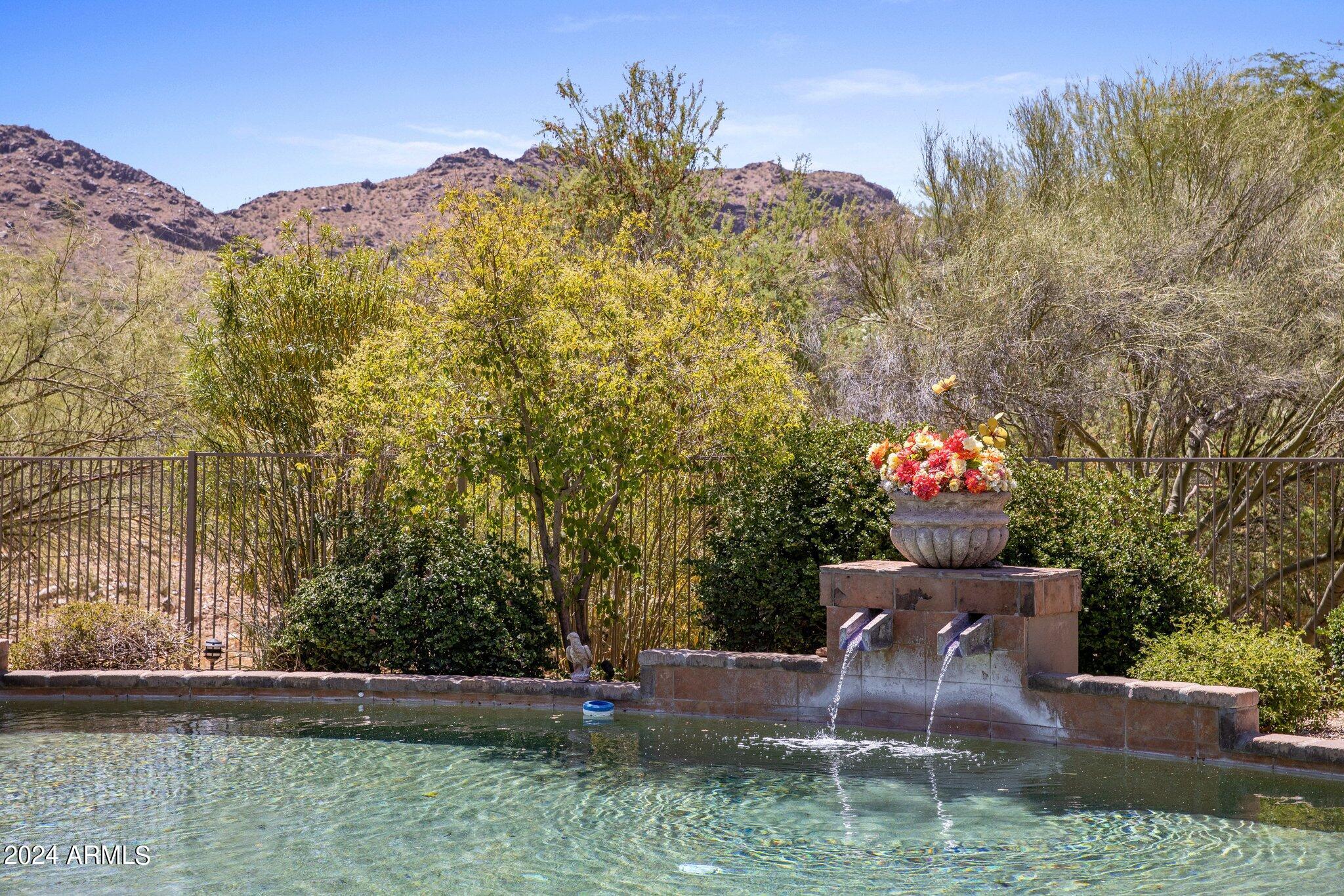 4987 E MOCKINGBIRD Lane