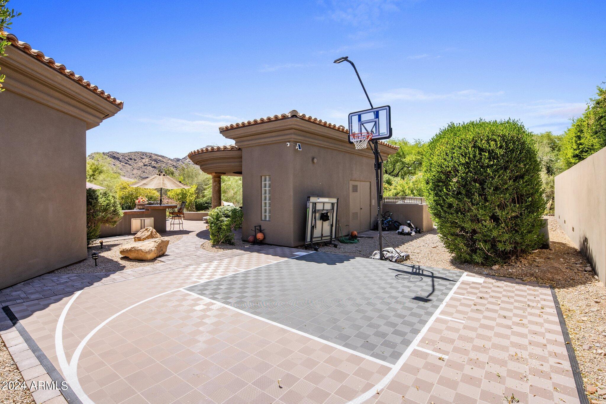 4987 E MOCKINGBIRD Lane