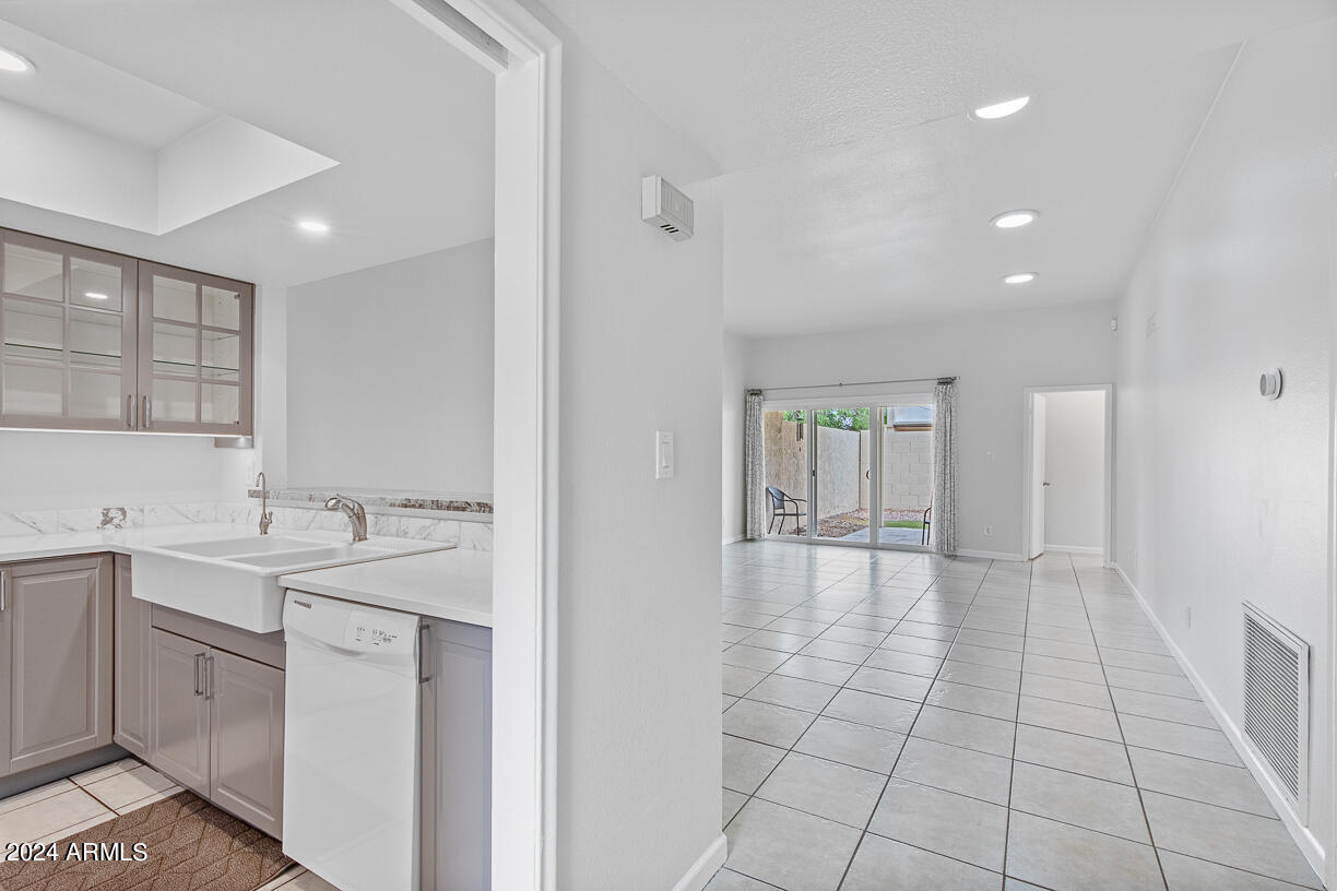 5 W Casa Hermosa Drive