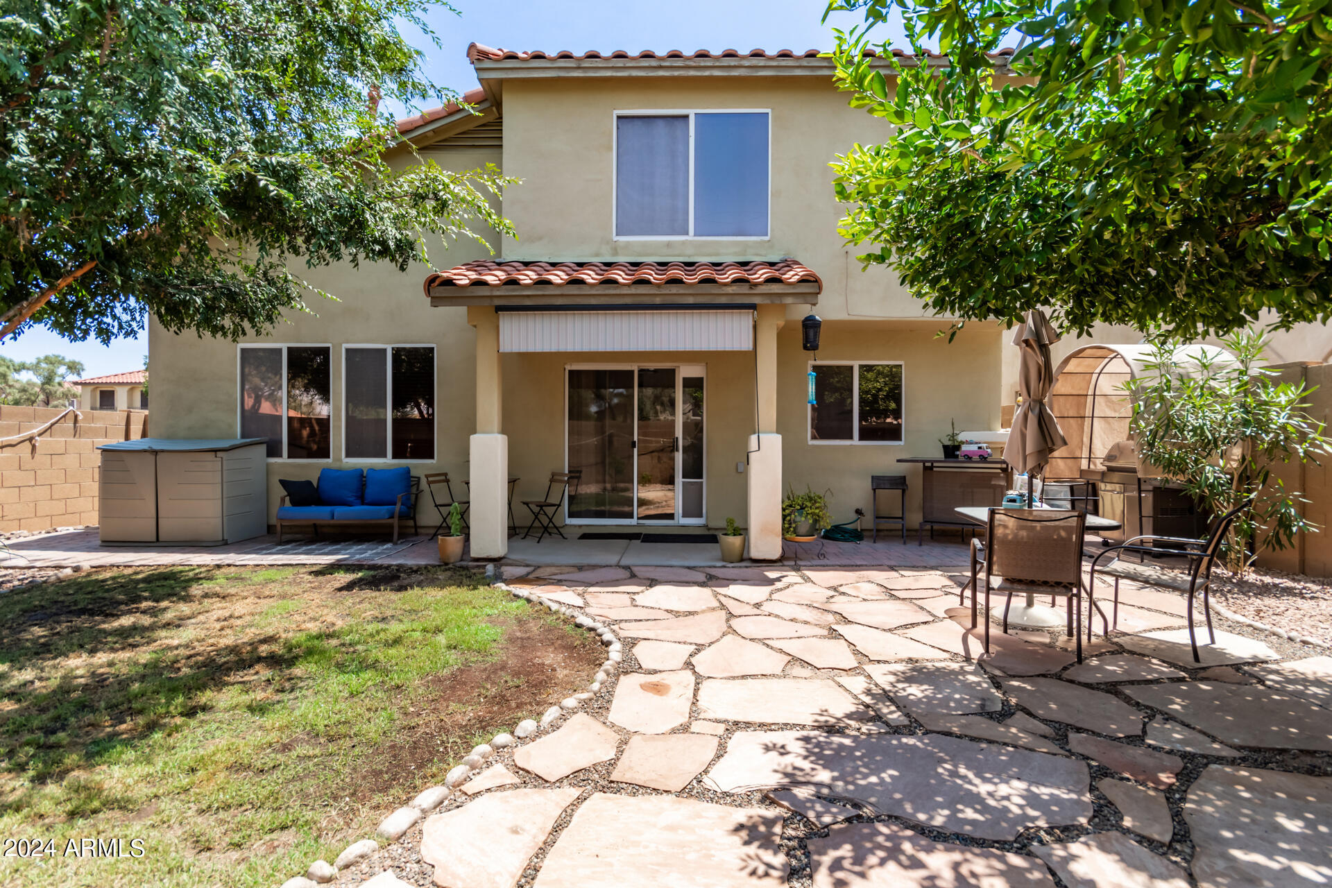 2124 N SAN VINCENTE Drive